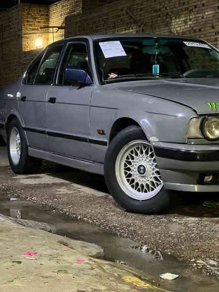 يالله بي ام سياره حلوه نضيفه مانقصه اي شي سياره حلوه مكينه كير اوتماتيك مكينه مسكر مفتوح سياره جاهزه حداديه جديده كير مكينه جديد موديل 90 /(525)سياره كفاله عامه سياره عوزه فقط سايق امأ الباقي كله عله وضع الشركه فولل مكان السياره ميسان المجر الكبير للستفسار اتصال عله الرقم ***********/***********
