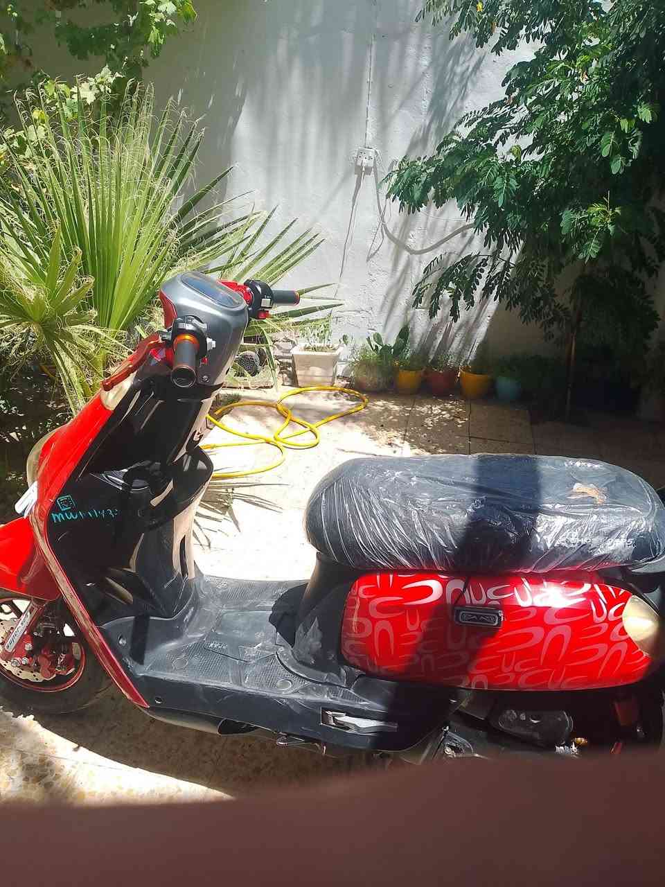 دراجه بوليس صيني وياله رياضي دبل خلفي رياضي دبل امامي رياضي كلجات رياضي الدراجه مزوده من التاير للتاير المكينه ناعمه ما مفتوحه كامله كهربائيات كلشي شغال بيها والدراجه نكره سلف يعني شغل وطلع والمو شراي لا يطبلي خاص السعر 550وبيها مجال 
هاذا رقمي‏‪***********‬‏
