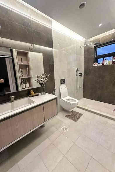 #للبيع_في_السيدية_140م_خلف_جامع_الاقصى_واجهة_7م
دار سكني مودرن فول درجة اولى مرمر اعلى المواصفات

مربع الضباط الأقصى خلف شارع التجاري  بناء 2024

الـمـسـاحـة    140  مـتـر   الواجهة  7  م   نزال 20 م شارع 12م

متكون من 3 طوابق ( 4 غرف نوم وصالة وهول ومطبخ وخدمات 3 ولوندري وبيتونة  وحديقة داخلية )

_________________
البيت الحديث 🏠للأستثمار والتطوير العقاري والمقاولات العامة 🌍
                    بيع - شراء -أيجار 
       قطع الاراضي في بغداد والمحافظات
                        👇🏼👇🏼👇🏼
        

للاستفسار_والمعاينه_الاتصال_على_الارقام_التاليه
*********** 

البيت الحديث للاستثمار والتطوير العقاري والوساطة  العقارية 
العنوان السيديه الضباط مجاور مصرف الرافدين 

نعمل على ترويج العقار ونستقبل كافة العروض في بغداد تحديد⬇️
#السيديه 
#المنصور
‏‌‎#القادسيه
#اليرموك

   نكفيك عناء البحث......

‏   ‌‎
🌺🌺🌺🌺🌺🌺🌺🌺🌺🌺🌺
#عقارات السيدية
‏‌‎#عقارات_المنصور #حي_المتنبي #حي_العربي #الاميرات #حي_المهندسي #دور_السود #البيجيه 
‏‌‎#عقارات_اليرموك
#عقارات_حي_الجامعه
#حي_العدل 
#البياع
‏‌‎#عقارات_القادسية 
‏‌‎#عقارات_الحارثية  
‏‌‎#عقارات_الكرخ
#شركات #شركات_توصيل #منظمات
#مقرات #مكاتب_محامين #ايجار_تجاري
#مطاعم_للايجار #قاعات_للايجار
#بنايات_للايجار #بنايات_سكنية
#سكن_عوائل #سكن_شباب #سكن_عزاب
