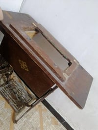 ميز مكينة • قديم • ثقيل
