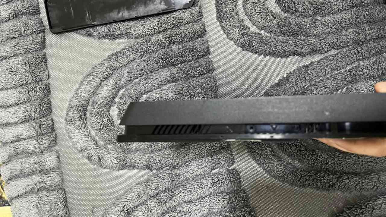 السلام عليكم ابلي 4 سلم  نضيف ماداخل صيانة ويا كارتونة مالتة  HDmi ويا يدات 2  وعندي احساب بي fc25 من الستور وبعد كم العبة وذاكرة الجهاز 500 العنوان بغداد اليرموك 

السعر 230 وبي مجال.    الهاتف ***********
