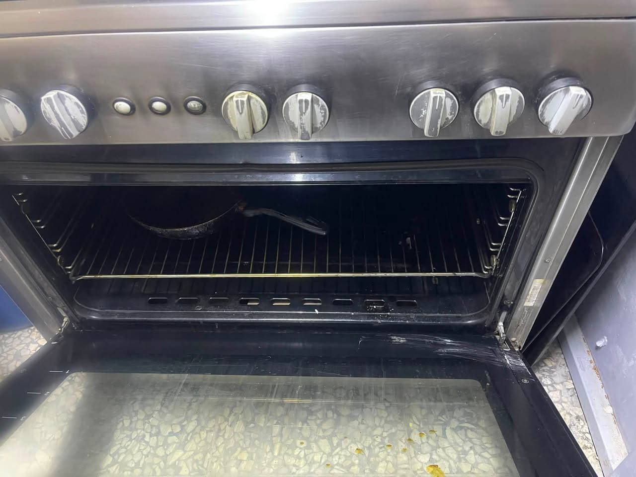 طباخ نظيف كلش للبيع العين الجبيرة مالته شويه صخم العنوان الزعفرانية دور الشرطه قرب افران صمون السمير السعر 200 وبي مجال


**إذا كنت صاحب هذا الإعلان وتريد حذفه لأي سبب، رجاءا أرسل رسالة إلى الدعم الفني**
