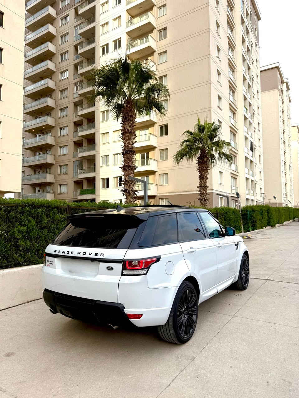Range rover sport 2016 

V6 super charge banzen
***********
مواسەفات( پانۆراما-بەسمە-سوکان ڤۆلیۆم+هیتەر+کارەبای-ئاوێنە کارەبایو شەفت-تەبرید لەمس-کوشن+ساردو گەرم کارەبای خەزن-پێشو پشت حەساس-گێر ماوس-سیستەمی چوپ-٥ مۆدی لێخورین-هتد…….

:-چوار پارچەی بۆیاخە بێسارد بێشوخت بێ دەعم تەنها بۆجوانی
نرخ(160) مجال 
TB: سەیارەکە ساخە بێرەقەمی دوبەی بەشەرت
*********** أربيل, العراق

