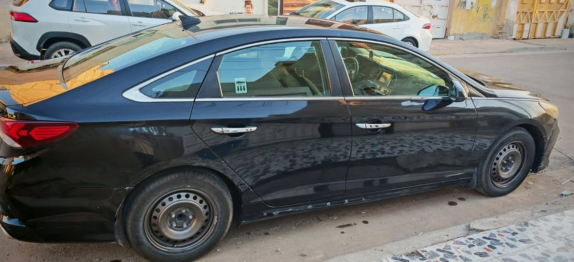 🚗 سوناتا أمريكي 2018 — فرصة مميزة بسعر مناسب
للبيع هيونداي سوناتا موديل 2018 (وارد أمريكي) بحالة جيدة جداً ومواصفات ممتازة 👌
✅ محرك 2400 GDI قوي واقتصادي
✅ المحرك والكير بحالة جيدة  (غير مفتوحة)
✅ الحادث بجم جهة السائق فقط
✅ 3 قطع مع ايرباك السائق
✅ بدون نقص (رادار جانبي + كاميرا + شاشة)
✅ سيارة كاملة المواصفات وتفاصيلها واضحة
📍 التحويل بأي مكان داخل العراق
📄 باسمي — التحويل خلال يوم واحد فقط
💰 السعر: 11,500$ وقابل للتفاوض البسيط للجادين
📞 للاستفسار والتواصل واتساب:
*********** بغداد, العراق
