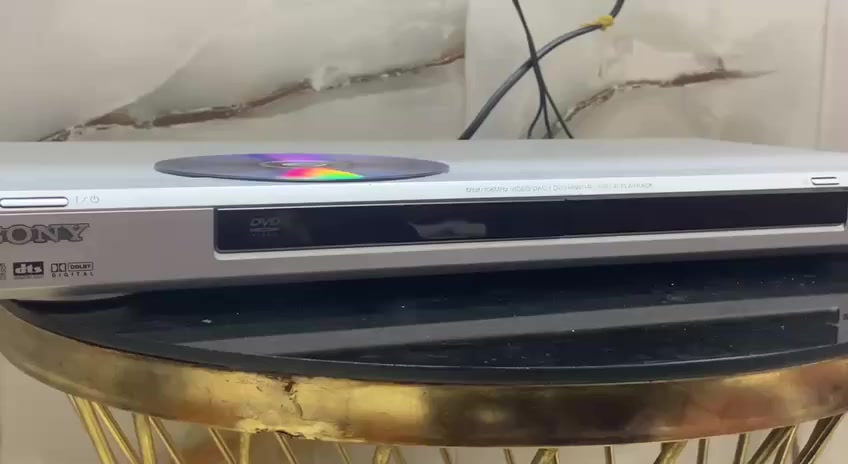 Dvd SONY
السعر : ١٠،٠٠٠ دينار . 
شغال بدون مشاكل . 
بدون رمونت . 
متوفر توصيل .


**إذا كنت صاحب هذا الإعلان وتريد حذفه لأي سبب، رجاءا أرسل رسالة إلى الدعم الفني**