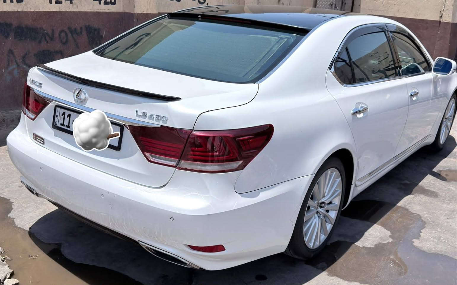 لكزس  Ls460L VIP موديل 2012
8سلندر 
فول  مواصفات لارج باب طويل
مواصفات 
4 كشن كهرباء 
مساج
دبل جام
تدفئة تبريد كل المقاعد 
خزن ميموري كل المقاعد 
اوتو هولد
بيبان 4 + صندوق شفط
سايد بريك بصمه 
مري تعتيم 
زراك لايتات
لايت دوار 3 عدسات متحرك مع حركة السيارة
زينون بلادي 
بردات المقاعد الخلفيه والجامه كهرباء 
ثلاجه 
وDvDخلفي + شاشة خلفية كبيره
العينه  ليزريه  وكيلو متر 280 
اقراص امامي وخلفي 
تبريد من كل الجوانب 8 قطع 
بيبان + صندوق شفط 
سستم صوت 23 سماعه من شركه مارك ليفشون 
جام مغلف بولو رايز 
وبعد هواي مواصفات  
رقم بغداد موميز  بأسمي تحويل جاهز 
 للاستفسار ***********
عنوان بصره سياره كفاله بس ربع باب خلفي صبغ لايد وبكل لايت ودعاميات خلفيه والأماميه محدثات
