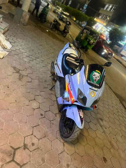 السلام عليكم شباب
فورزة 06 دراجة مجفتة تجيفيت جديد بعدهي علسحك 
دراجة حلوة ونضيفة بس ابيع كوم حديد مكاني بغداد المحمودية اتصل ***********
