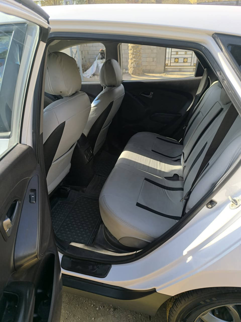 السلام عليكم ورحمة الله وبركاته 
للبيع فقط - مكلف بالنشر - مكلف بالنشر 

توسان خليجي 2015 بابل بسمي تحويل ثاني يوم 
السياره كفاله عامه من الدعاميه للدعاميه ، السياره فول مواصفات 
حسب مواصفات موديله 
ويل كب كروب
شاشه وكاميرا 
تحكم جهتين 
اربع دسك 
داخل لونين 
تختم تاير 
حدايه جديده 
مكان السياره بابل - قرب جامعة بابل 
السعر المطلوب 160 ورقه 
وبيه مجال حك الجيه 
تفاصيل اكثر 👇👇
‭٠٧٧١ ١٩٥ ٢١٩٢
