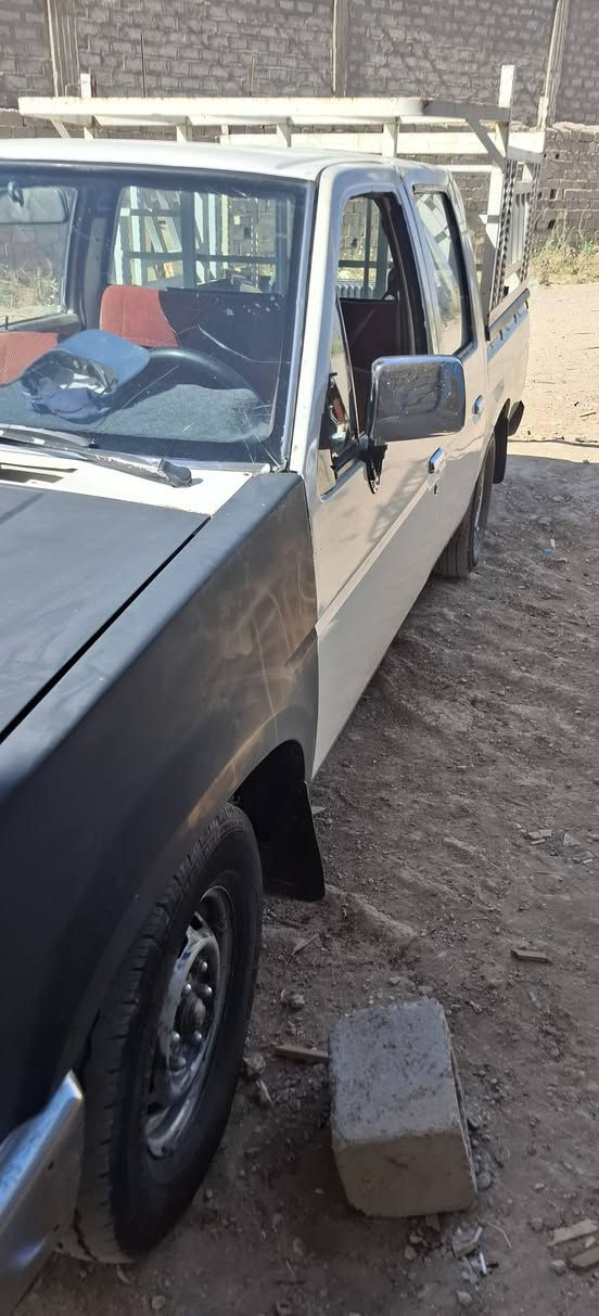 نيسان للبيع جاهزةمابيهه اي نقص السعر ٣٨ وبي مجال
العنوان بعقوبه حي المصطفى 
موبايل ***********
