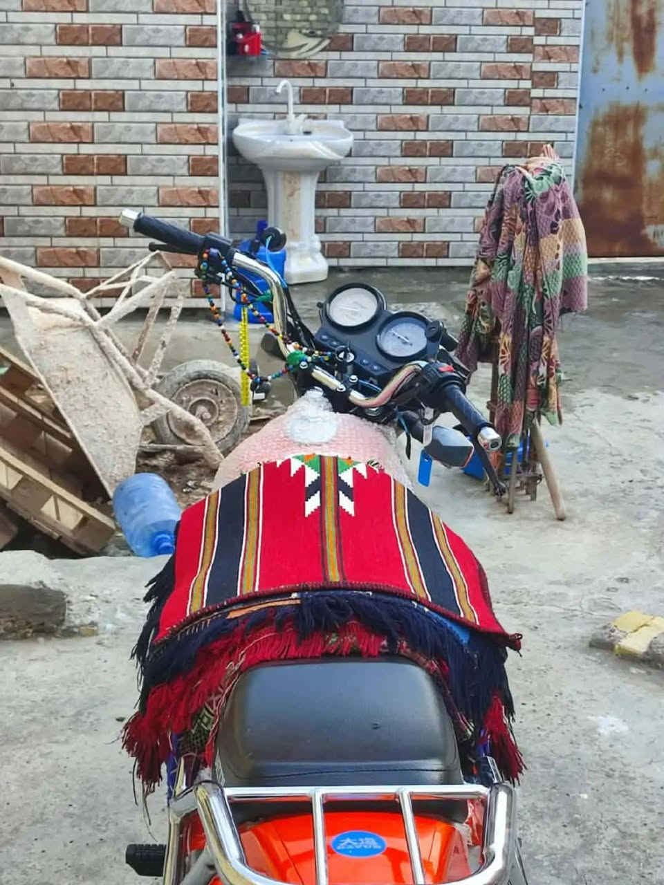 سلام عليكم  عضم مديل22 طالعه بل 23  وراق سكنر دراجه بحالت لوكاله بعده تخبل كل نقص مابيه كامله مكمله محرك مكفول سعر 800وبيه مجال  مكان بابل محاويل قرب علي بن لحسين   شراي خاص او اتصل 
***********

