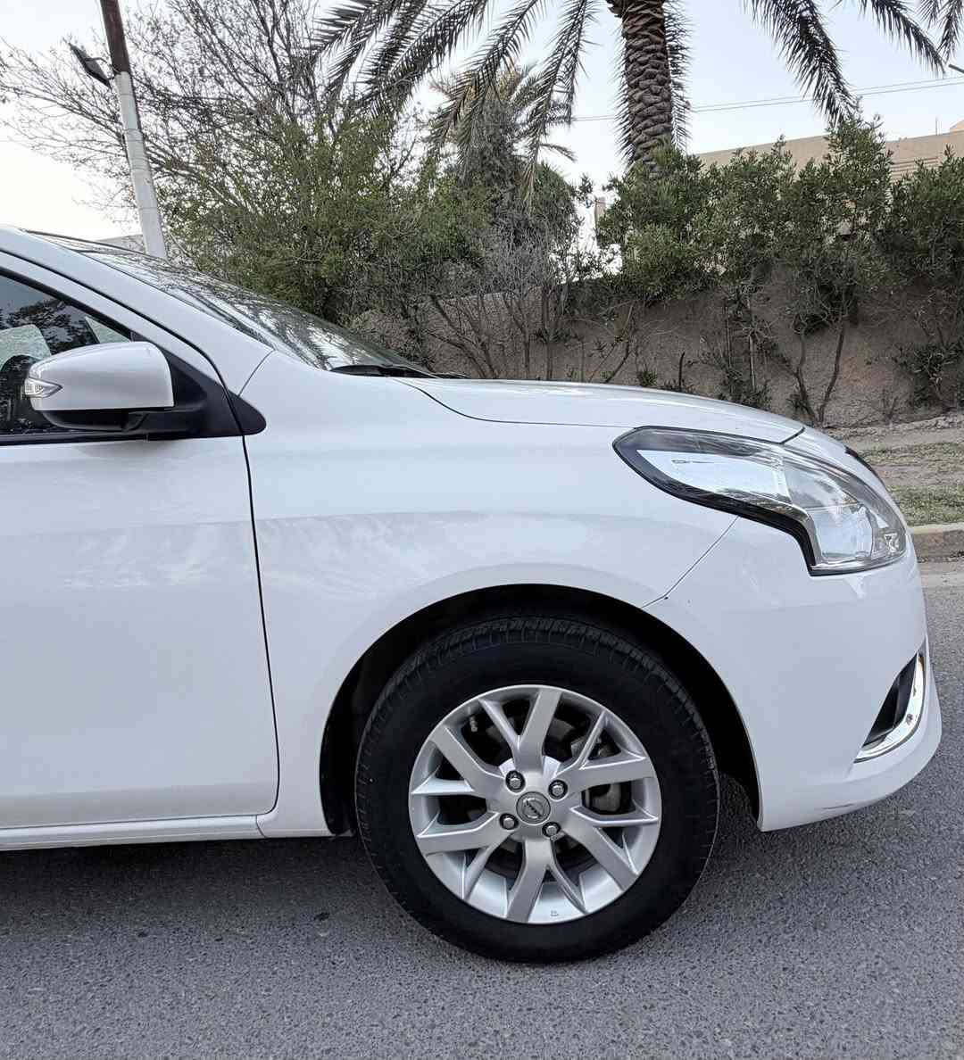 السلام عليكم 
نيسان سني المصري 
موديل 2024
رقم اربيل بسمي شرط التحويل 
مكفوله من الصبغ والتبديل بيه بارد شبر بقبق الصندك فقط.
موصفات 
1_اربع جام كهرباي 
2_تبريد قطعتين 
3_ويل كب 
4_شاشه كبيره
5_تحكم ستيرن جهتين 

ماشيه ٩٦km….
مكاني بغداد حي الجهاد     السعر ١٢٠ وبيه مجال 
***********
