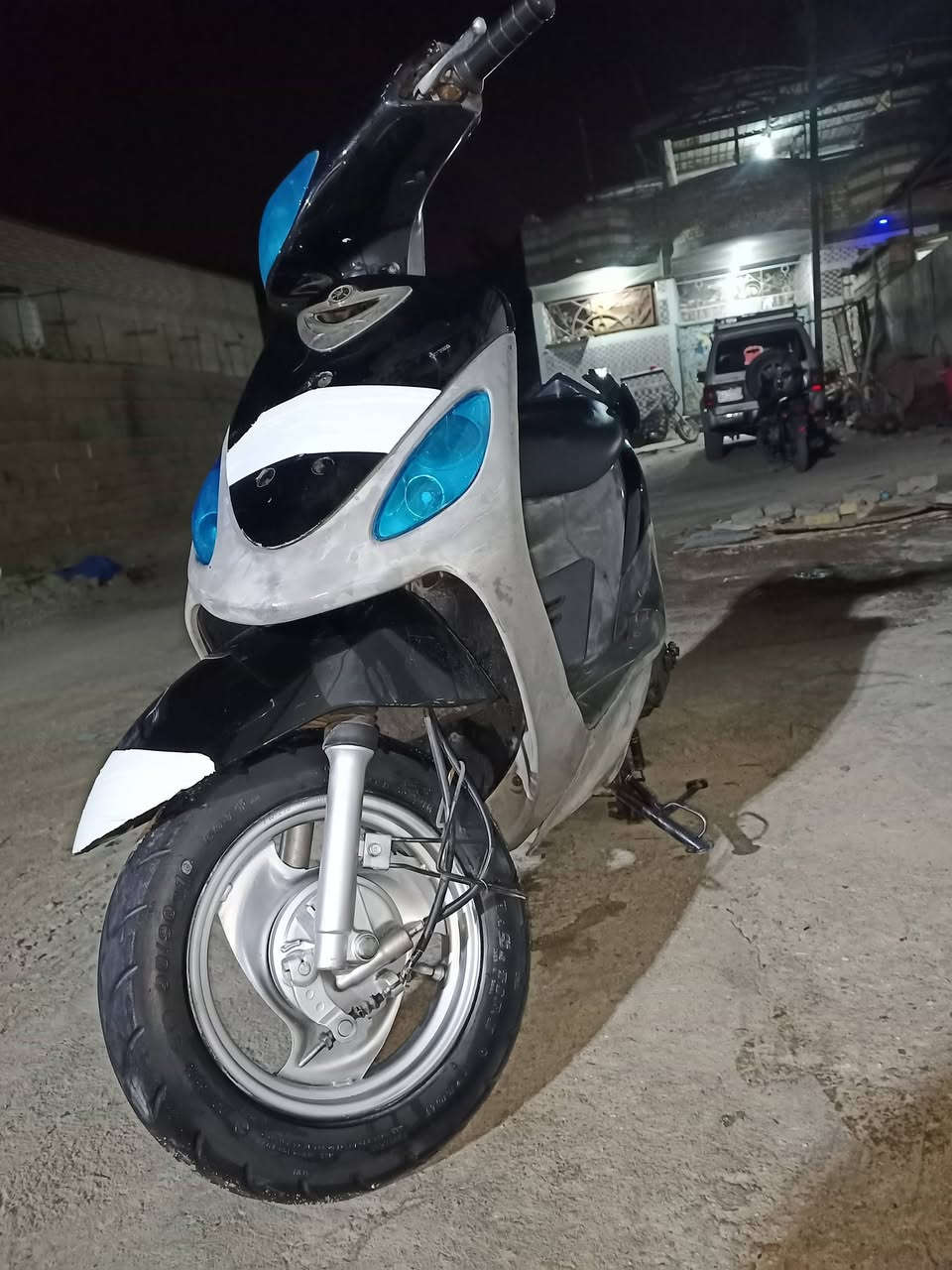 سلام عليكم دراجه ماكس قجمه للبيع دراجه نضيفه كلش ما نقصه شي كلشي شغال بس السلف قبل يومين وكف ما عرف من الباتري مدري هوه وكف تجي وتفحص دراجه كلها ختم واحد السعر 625وبيه مجال قليل والي مو شراي رحمه الله والديه لا يتعبني مكاني قضاء المدينة الرقم ***********
