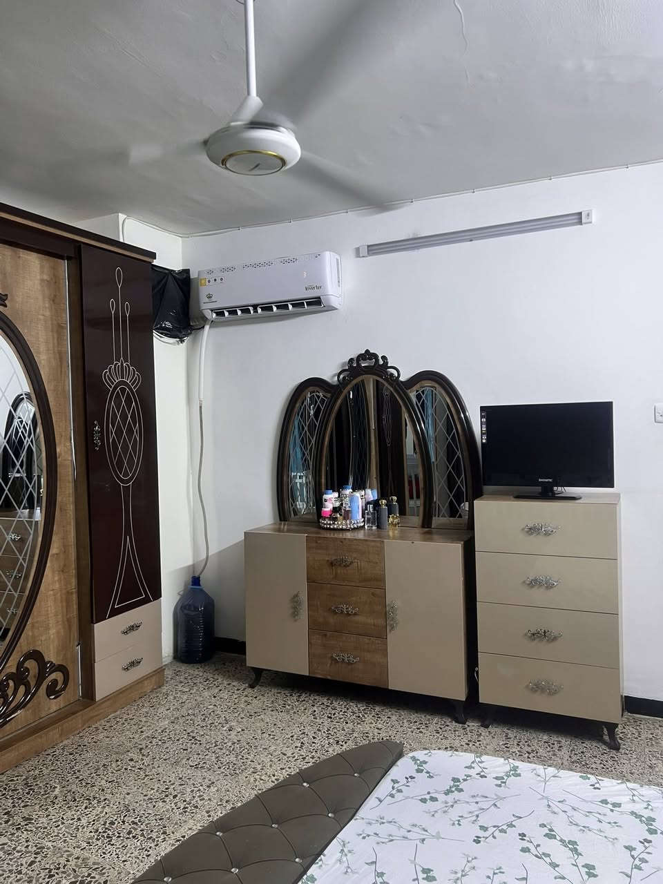 سلام عليكم هاي عرفه خشب تركي 7 قطع من زينه مو من ذني الهسه طكطوكيات لا تجون وشوفون بعينكم شلون تكمه صاحبه الغرفه ماخذته ب بمليونين و400وهسه قفلللل ب 370 وياها دوشك اليحب يتفضل خاص


**إذا كنت صاحب هذا الإعلان وتريد حذفه لأي سبب، رجاءا أرسل رسالة إلى الدعم الفني**