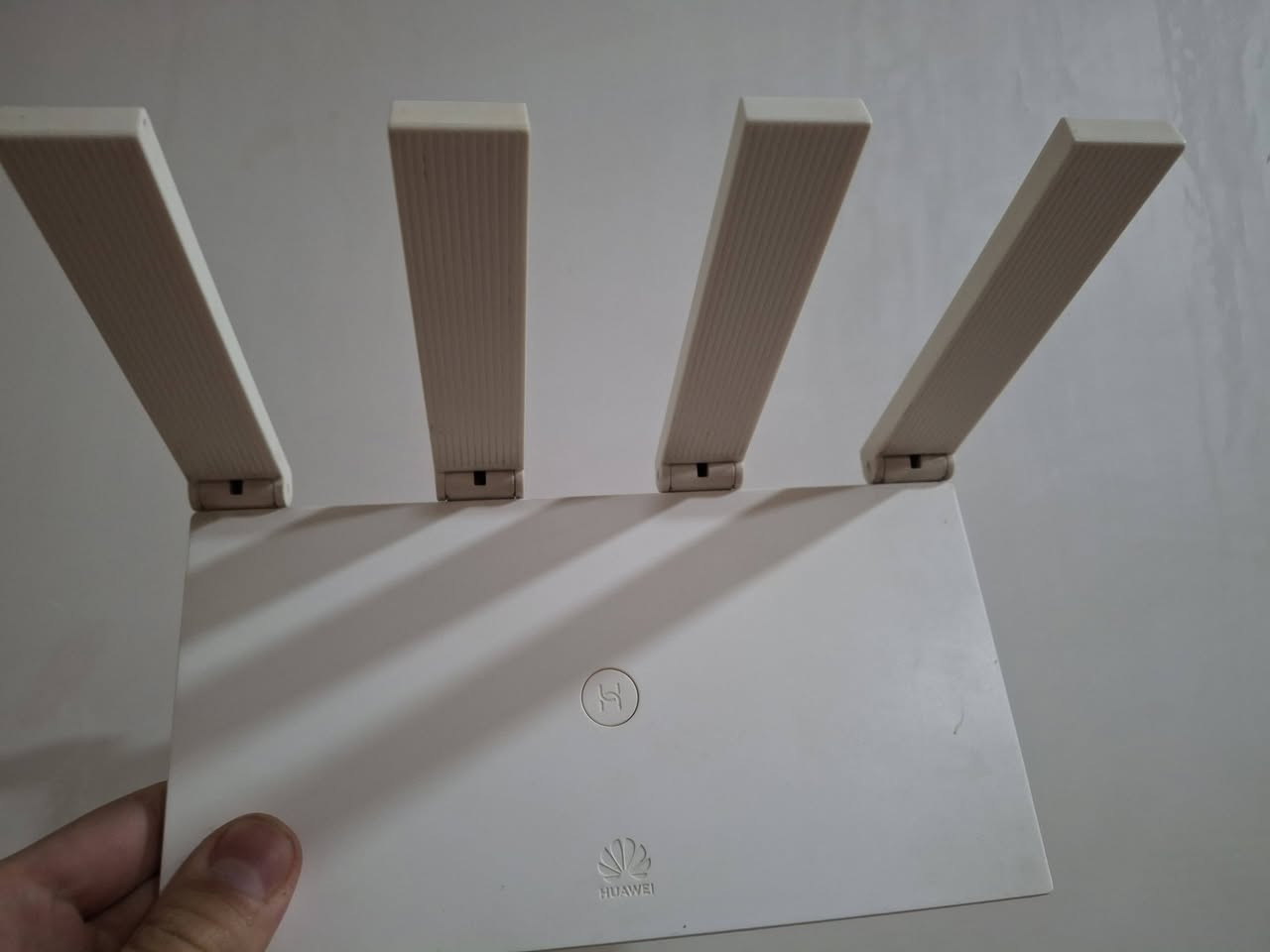 سلام عليكم راوتر عدد 2  الأول هواوي غني عن تعريف  وثاني TP LINK  نضيفات جدا للبيع مكاني بغداد شعله سعر ثنينهم ب 45قفل
متوفر واتس اب
***********
