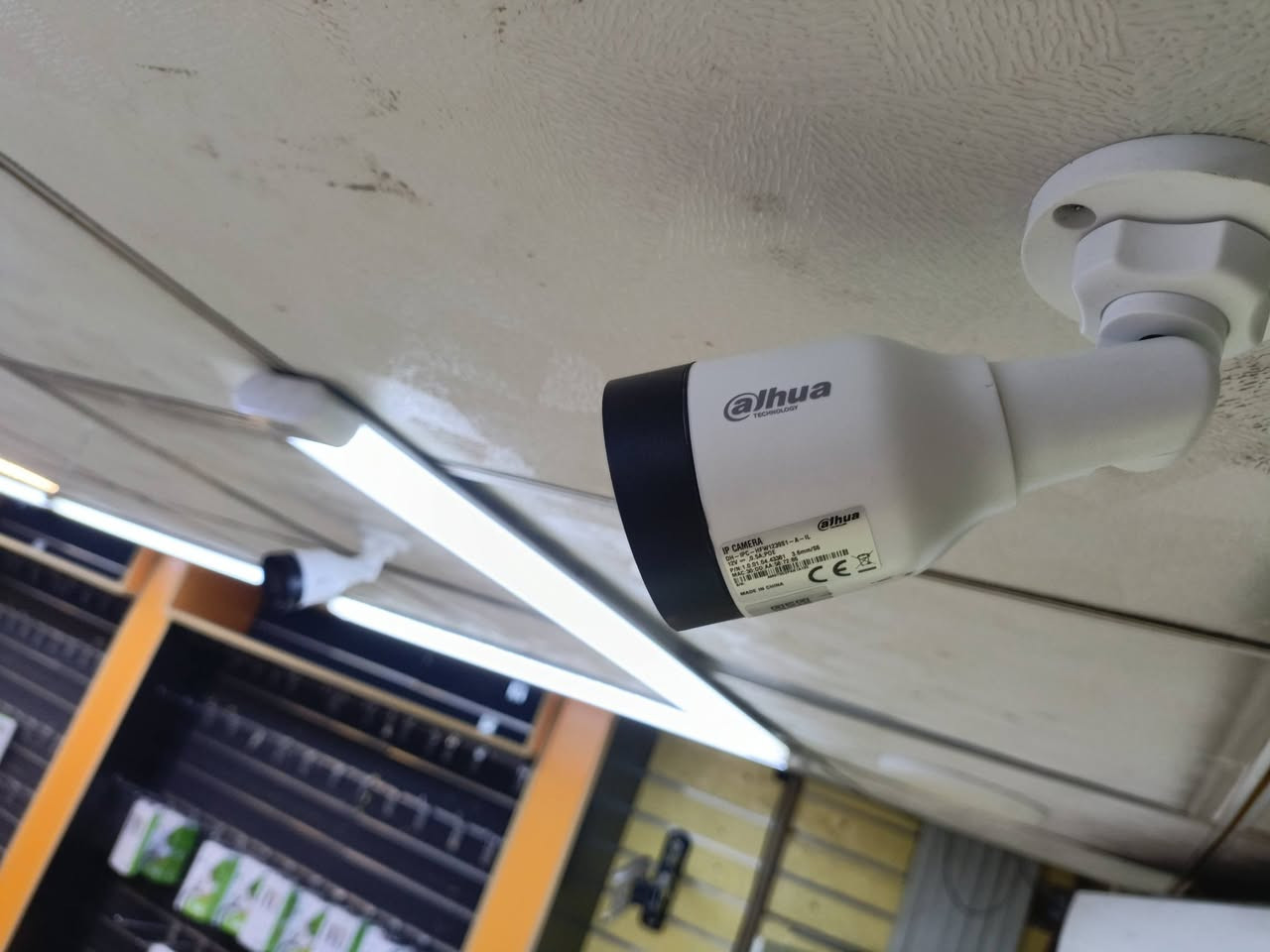 #سلام عليكم
اليوم تم تجهيز و تنصيب محل تلفونات📱  كامرات شركة داهوى ( عدد 16) 4 ميگا ملون ليلي نهاري ...
 الموقع 📌 البصرة..
***********
#مستعدين لتجهيز وتنصيب (كامرات مراقبه) 
كافة المواقع( منازل _ محلات _ شركات )
