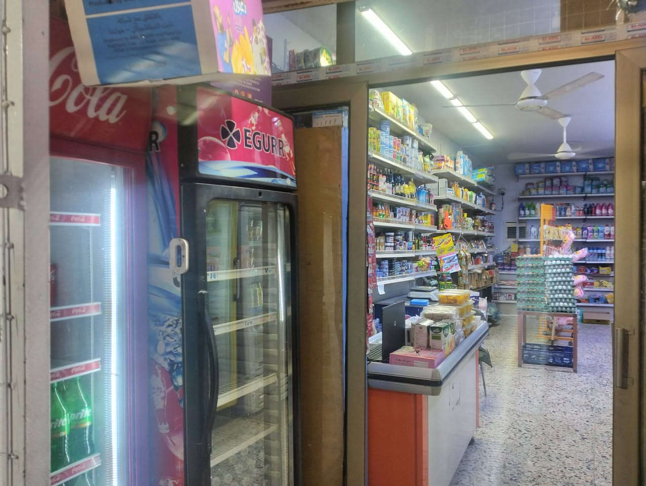 اسواق للبيع
السلام عليكم اسواق للبيع لعدم التفرغ 
بغداد القصور / جميع ملحقاته 
كاميرات /حاسبه/جهاز رصيد
وبسعر مناسب
***********8
