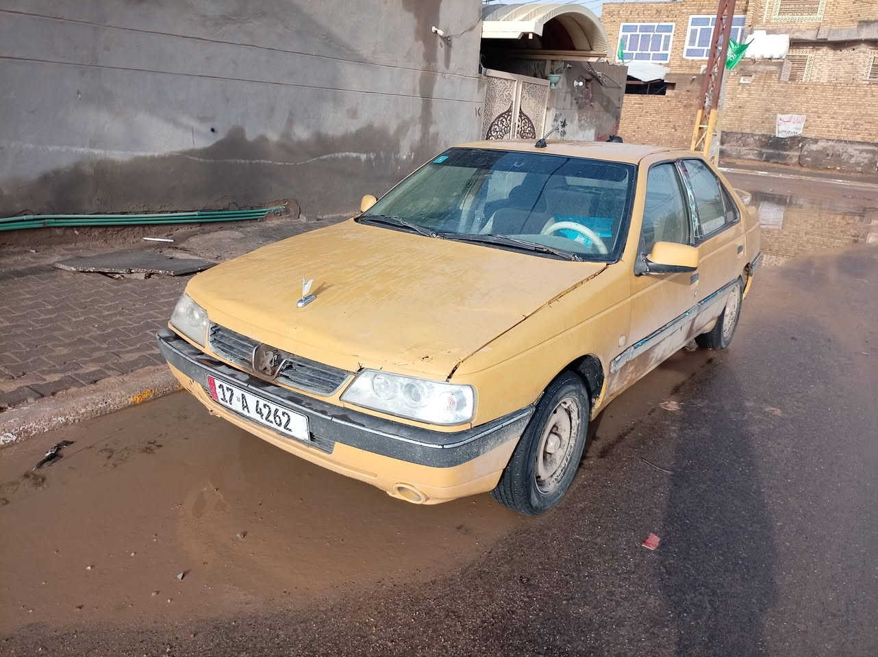 بيجو ٤٠٥ موديل ١٢ للبيع مكينه تعبانه رقم انكليزي تاخذ مصفره هيئه وغرامات سنويه ل٢٨ راعيه بلسماوه اواجهك ويا مايطلب عليه شي مداور مباشر بيه بنيد طاير وضربه بلجاملغ الخلفي بنيد نفسه راجع السعر ١٨ وبيه مجال
مكاني ديوانيه

 ***********
