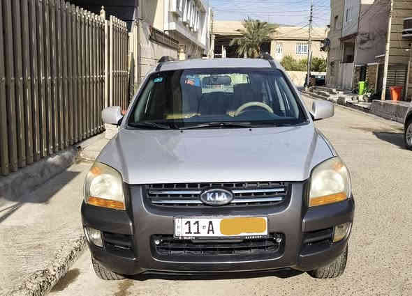 سلام عليكم
سبورتج موديل ٢٠٠٦ وارد امريكي مكينة ٦ سلندر ، المواصفات الموجودة بيها : سلايد روف، كروس ، مرآة الوسطية اوتودم، مري جانبية كهرباء وبيها تدفئة في حالة الامطار، تدفئة بالكشنات الامامية ، كشنات جلد، شاشة تاب. السيارة بحالة ممتازة وكاملة من كل النواحي. 
مكان السيارة : بغداد 
السعر. 10500$
للاستفسار الاتصال على الرقم ***********
