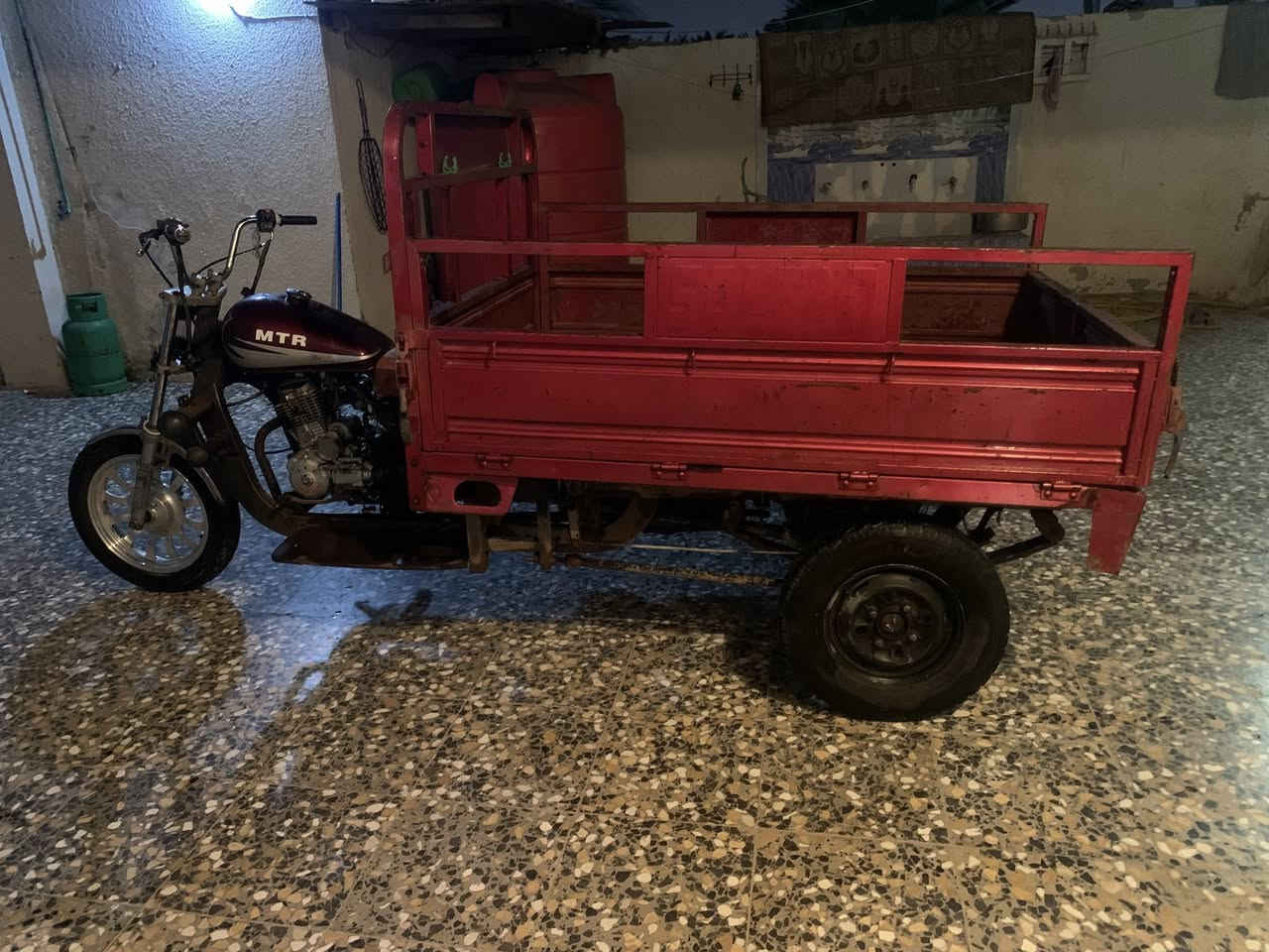 ‏سلام عليكم ستة أدوات مقفولة من البوق أي شيء ما ناقصها سعرها 550 بيها مجال للشراي مكاني حمدان ***********￼
