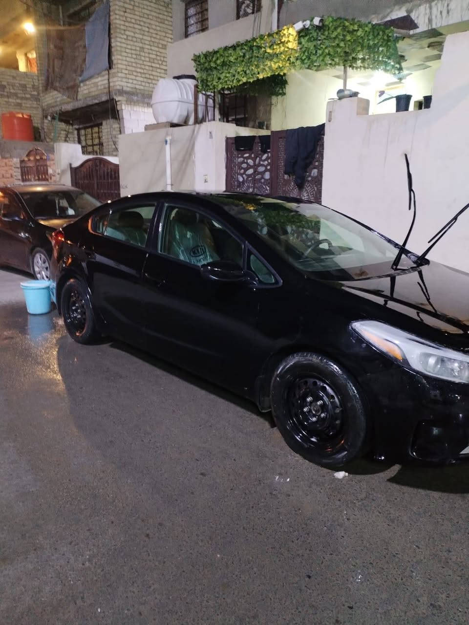 السلام عليكم
فورتي ١٧
هزه وسنويه جديده
كير مكينه َكفولات
تدفئه بريد
منضومه زنون
صدر جديد كهربائيات كامله
شرط التحويل
السياره احله من الصور وترايهه يخبل
ماشيه ١١٠
السونار  والصور يمك شوف وخابرني او تراسلني
السعر ٩٨ وبيهه مجال بسيط السياره ابدون دواخل
رقم التليفون *********** مكان الزعفرانية
