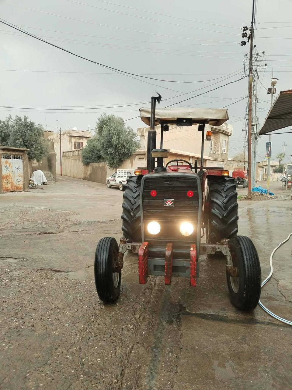 السلام عليكم تركتر للبيع ٢٧٥ العنوان قضاء الحمدانية معرض زيد مكلف بنشر استفسار مع صاحب الرقم ***********
