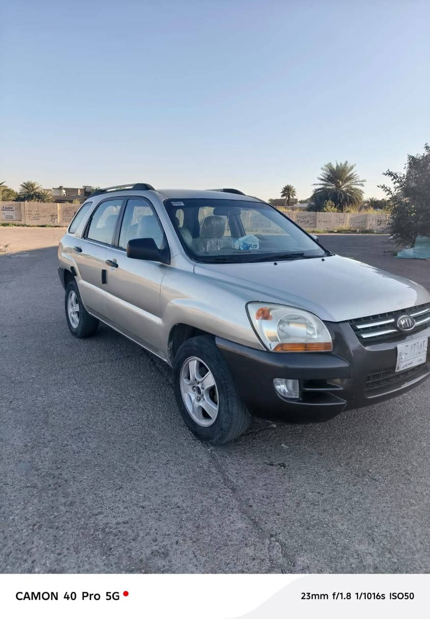 سبورتج 2008 امريكي. سياره عندي  بيها صفحه صبغ ولبنيد وقمار اثر جراد صبغ مباوك . صفحه السايق والجنطه بلادي ما مطخوخه  سياره كل نقص ما بيها  فقط تبريد ما اعرف عطله .ما تصرف عليها شي مجهزه وكامله  السعر 105 وبيها مجال سياره باسمي تحويل ثاني يوم .مكان بغداد العامريه
***********
