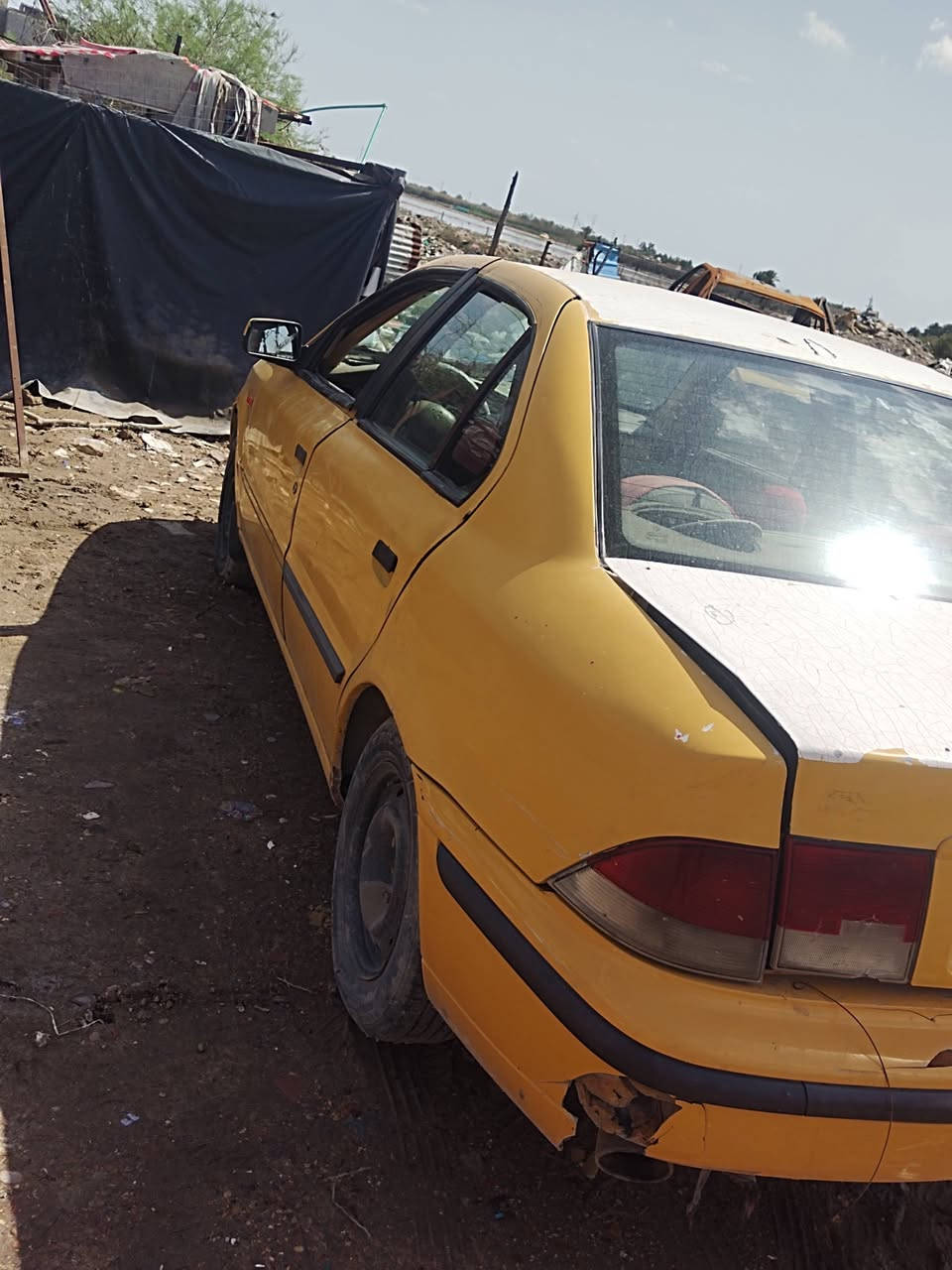 السلام عليكم سمند للبيع موديل 2010 بسمي رقم بغداد هزه جديده كير محرك مكفول كهربيات شغاله سياره يرادله ترتيب
سعر 23 وبيه مجال 
مكان بغداد شرطه الرابعه ***********
