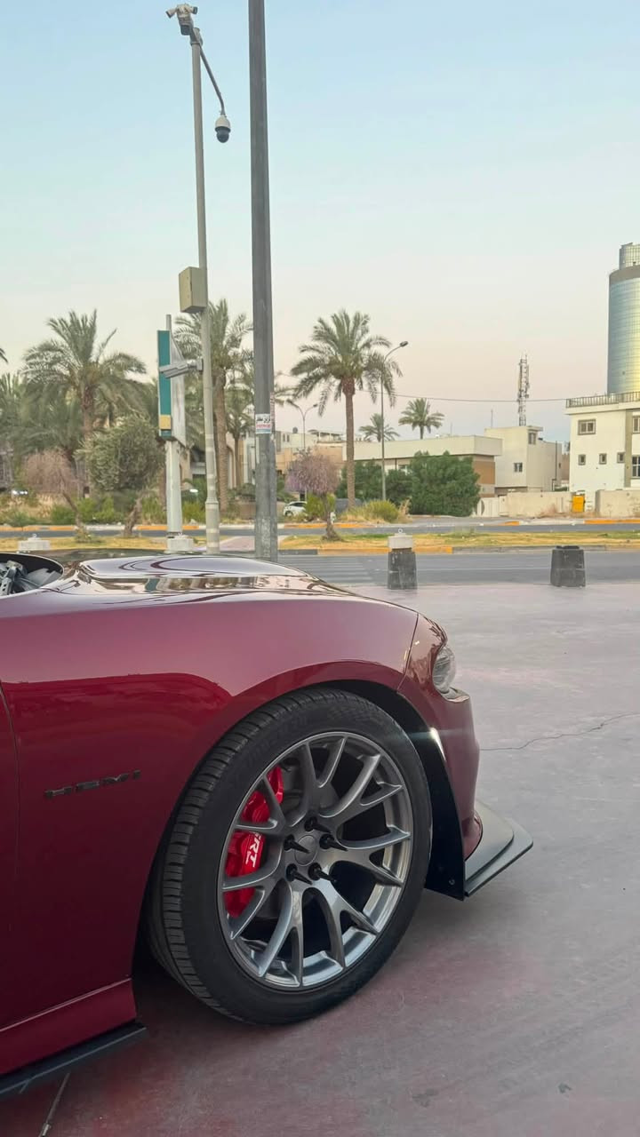 يا الله ..
السلام عليكم ..
بيع او مراوس بشي اغلى او ارخص ماكو اشكال ..
دوج جارجر 2020 RT .
____________________
رقم شمالي راعيها من بغداد ..
ماشيه 50 مايل..
___________________
سلايد.
كشنات جلد +كشن تدفئه..
شاشة كبيره كار بلاي وكامره خلفيه +حساسات خلفيه ..
ضايفلها كاج كان +ويل srt اصلي +متغير لايت وباقي الكماليات البسيطه ..
السياره مبولشه بالجديد وعليها نانو سيراميك هيكاري برو..
__________________
حادث السياره ربع البنيد مصبوغ ومنزل صورة الضرر وصورة الصبغ والباقي ملاون بالكلير ..
الدعاميه هم بلاديه يعني مبيها اي تبديل 
الجاملغ نفس الجهه بي بارد بسيط جداً وتكحيل .
كير ومكينه شركه ..
تخم تاير جديد ..
_________________
اي نقص بالسياره ينزل حسابه ..
بالنسبه للسعر 24.800 يعني 248ومجالها بسيط 
***********
***********
