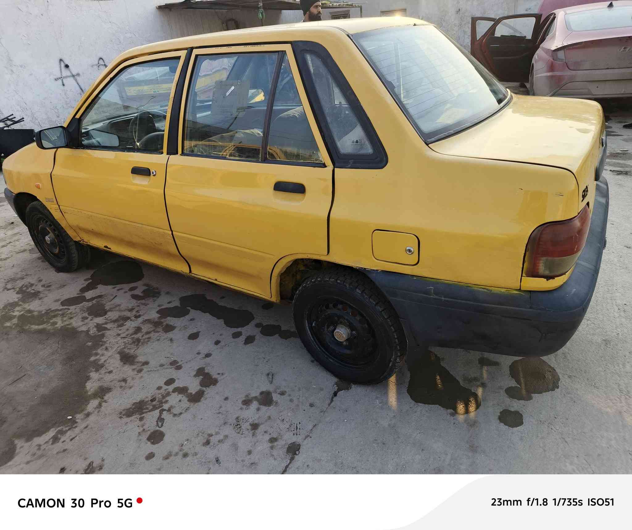 ‏سلام عليكم سياره سايبه للبيع موديل ١١سياره كير جديد مكينه بيه خيط بخار كرهبايات  شغاله  حداديه جديده دبلات جديده عربانه لخلفيه جديده  مكاني ديوانيه السعر  12  او بيه مجال قليل   مامتواجد على الفيس رقم‪***********‬
