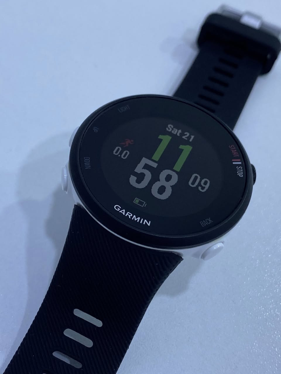 ساعە  سمارت من مارکة گارمن GARMIN FORERUNNER 45s
ساعە سمارت من مارکە گارمن ،ویاها کیبل شحن و علبە
جدید بل باکیت
نضافة ١٠٠٪؜
اعلی سعر ابیع


**إذا كنت صاحب هذا الإعلان وتريد حذفه لأي سبب، رجاءا أرسل رسالة إلى الدعم الفني**