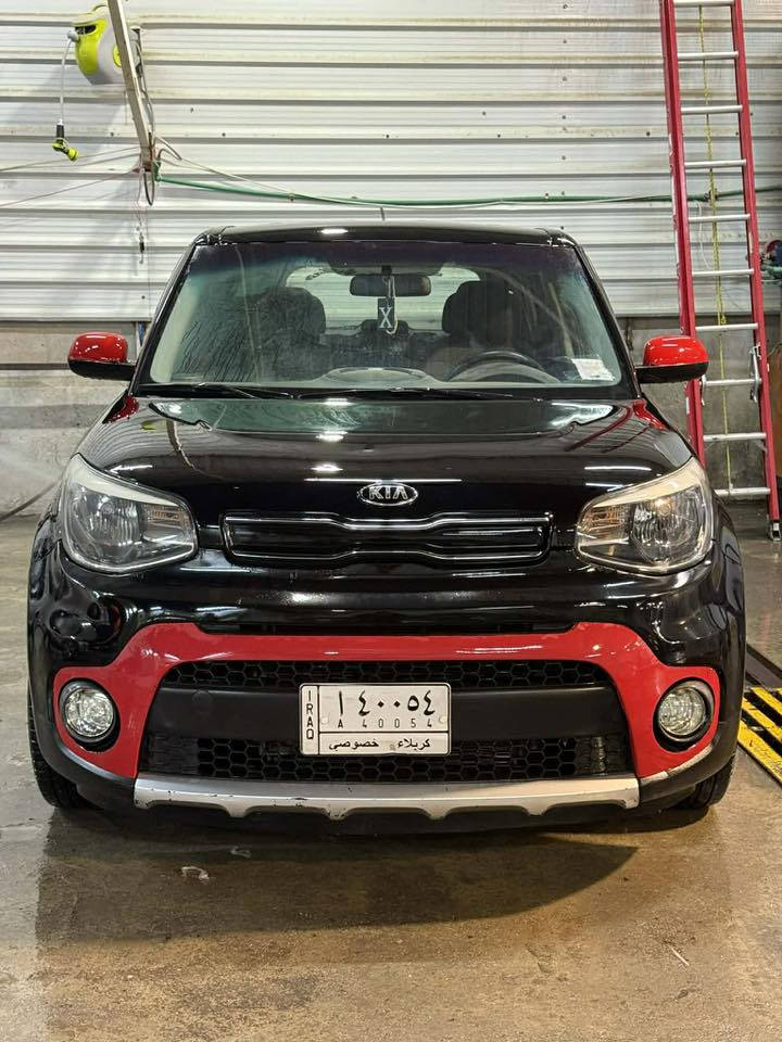 السلام عليكم
للبيع كيا صول موديل 2019
 رقم كربلاء مميز
محرك 2000 GDi
ماشية 47 الف ميل قابل للزيادة 
ويل كب حجم 18
اللون اسود
مسويلها برنامج للمحرك بدون ادفانز نهائياً

وارد امريكي حادث باب عكس السايق ، وهنا بالعراق بيها طخة بين باب السايق والجاملغ فقط مرشوش بدون معجون 
وهناك عدد من الشخوط والطخات البسيطة 
إيرباك سليم، فقط البردة   
 شاشة تاب كبيرة+كاميرا  
مكان السيارة كربلاء _
 السعر 115 وبيها مجال
للإستفسار ***********

