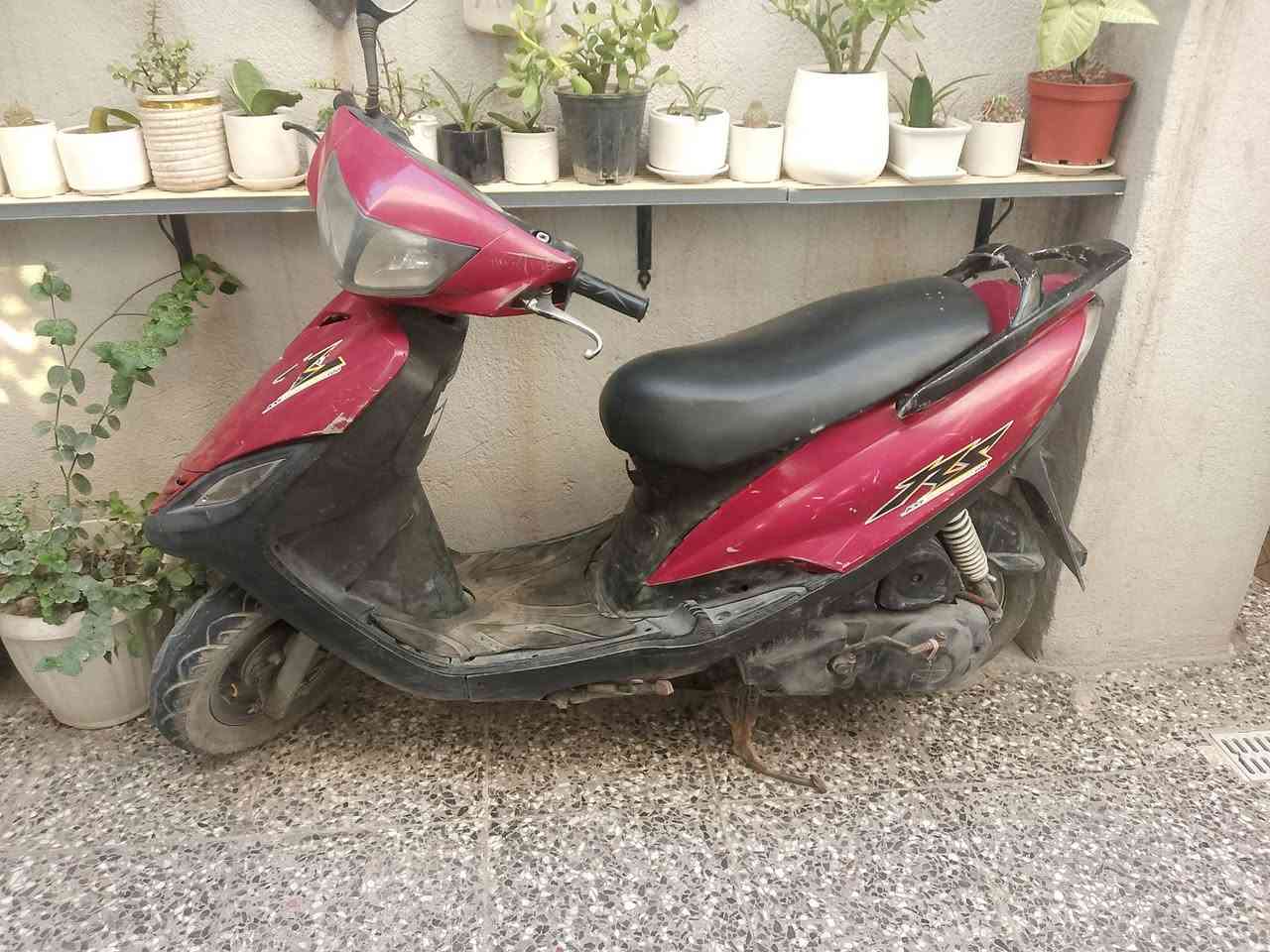 ماكس 140 شغاله نقص بس باتري لين متروكه
السعر ٣٥٠ ألف بغداد الشماعيه 
***********
