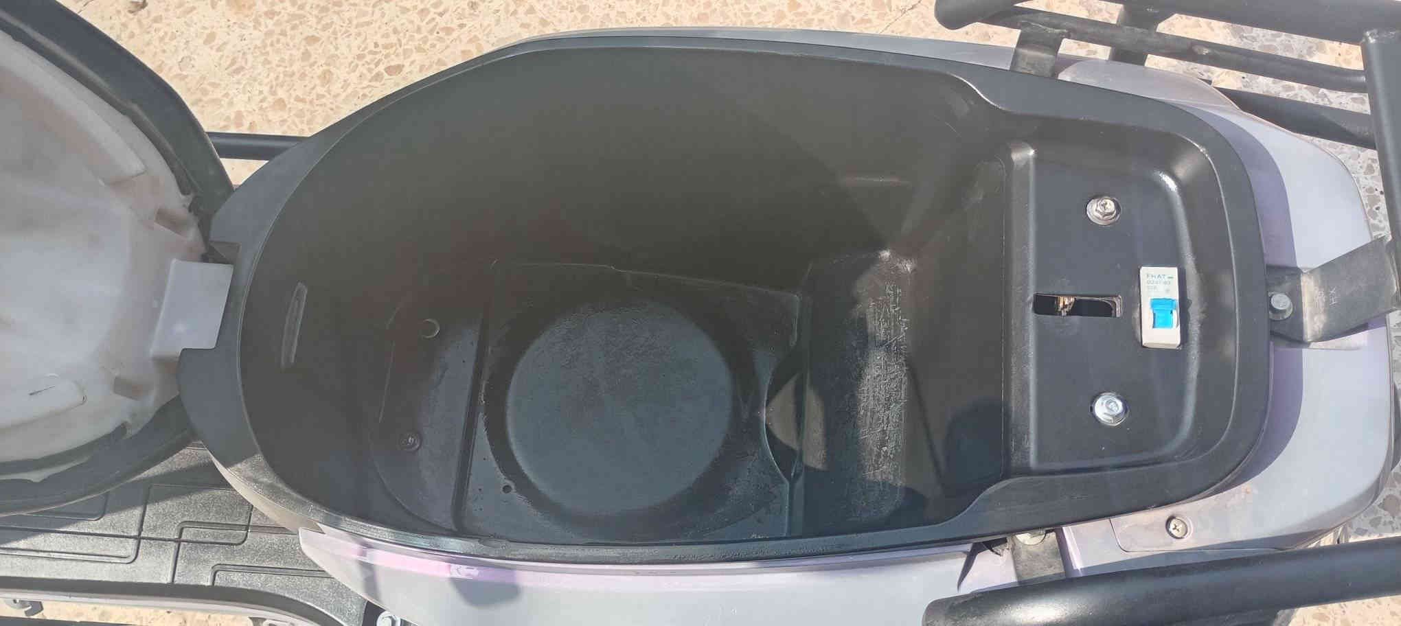 السلام عليكم موطور سكنس 2025 مدرع موطور جديد لك لون مميز نضام ٦ بطاريات فول بطارياته جدد كلهن يقرن 10 ونص جدد حجمهن 32 امبير البطاريات ابلاديات مال شركه ما امبدلات ابد موطور جديد برغي نقص مابيه ثلاث انضمه تشغيل نضام اسويج وبصمه وكارت NFC نضام بصمه تشغيل عن بعد جهاز مانع سرقه موطور جديد لك امبيثري سماعات عاليه حيل لايت عالي ناصي زنون اشاير كلها شغاله فول كهربائيته موطور جاهز من كلشي نضام بك رجوع للخلف نضام دبل اشاره الموطور مستخدم شي قليل مال جمعيه سحبته صاره تقربين شهرين سبب البيع اريد ادفع القصط ماله امبيثري شاحنه مال موبايل بيه موطور جديد لك نضام اربعه كير سرعته ٩٩ حقيقي موطور طيره بل المشي وحيل ناعم طسته شاشه كبيره لمعرفه السرعه والشحن وتحديد العطل البريكات أمامي خلفي هودروليك البريك الخلفي دبل صونده شاحنه مالته ابلاديه السعر 750 وبي مجال للشراي حك الجيه والعنوان الفلوجه حي نزال *********** //*********** واتساب عل الخطين
