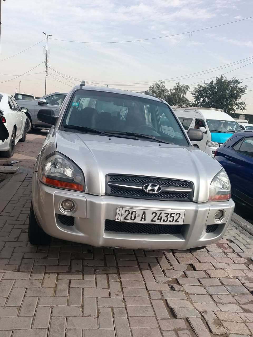 ...هونداي توسان 2009وارد خليجي شركة عامة فول مواصفات فتحة السيارة مكفوله ماعدى البنيد جراد وبخيته وبيها ب الجها اليمنه حالوب الباقي كفاله عامة محرك 2000دوش 4سلندر باسمي رقم جديد هزة جديدة تخم تاير كهربائياتها كلها شغاله مابيها اي نقص جاهزة السعر ١٠٨مكان بغداد البلديات قرب العاب بغداد زيونة ***********
