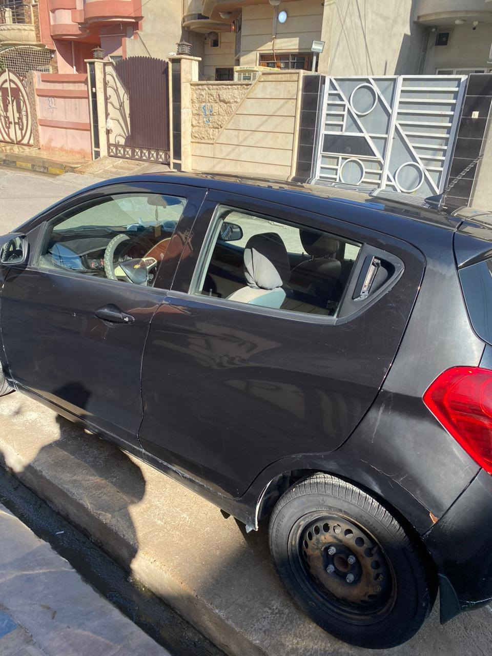 السلام عليكم مكلف بنشر
سبارك 2016
 للبيع او معارض 
ماشية 62 الف ميل 
كير توماتيك 
محرك وكير شرط 
تبريد شغل 
السيارة جاهزة من كل شي 
الظرر بيها 3 قطع صبغ وملاحظات وتقحيل بيها بغير مكامات 
الدواخل سلمية شرط 
انطيك هية ظررها حزام السقف والدواخل والتكم شرط مابيهم اي ظرر او معجون 
بيها كوبون بنزين 
السعر 65 وبيعا مجال بسيط 
التواصل ***********
