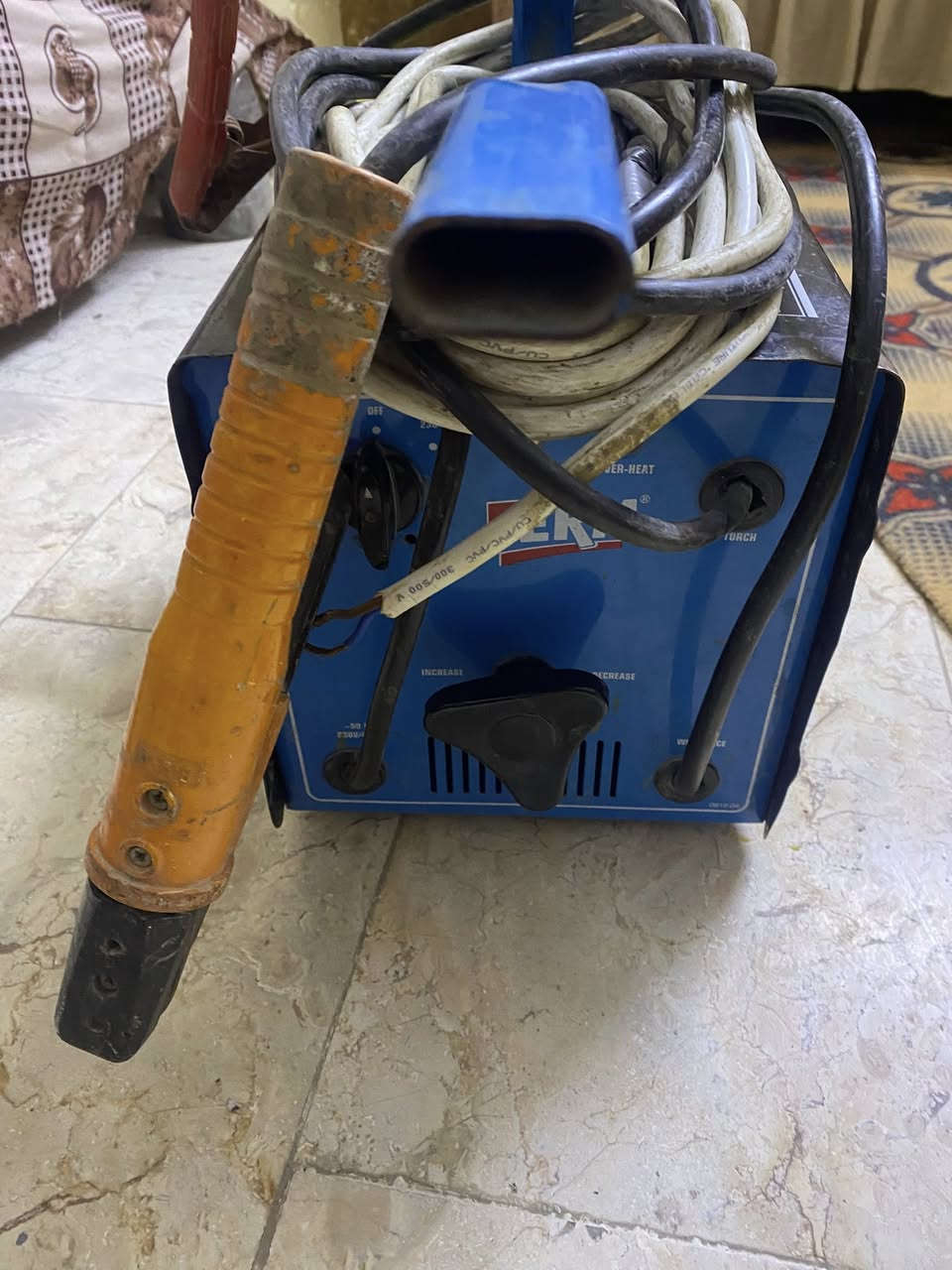 مكينة لحيم شغالة بس لحيمهة ضعيف نااعرف شنو مشكلتة للبيع مع التوصيل لجميع انحاء العراق 30 فقط
***********
