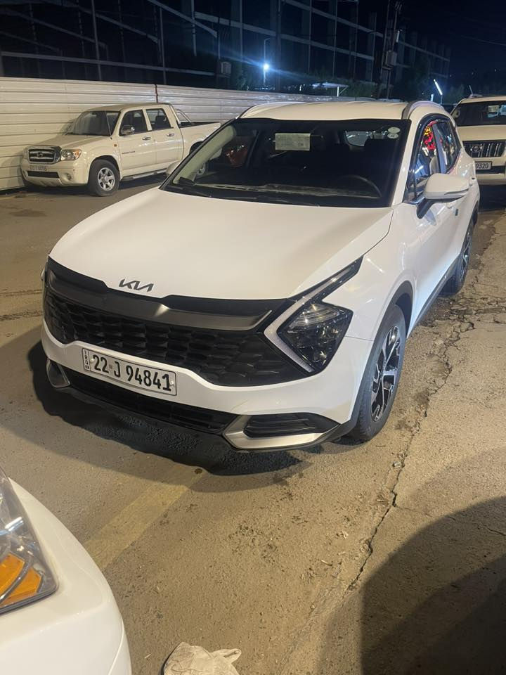 للبيع: كيا سبورتاج 2025 -
تفاصيل السيارة:
(Kia Sportage) نوع السيارة: كيا سبورتاج •
• الموديل: 2025
• الوارد: خليجي
100
• الفئة: نص فول
• اللون: أبيض ثلجي مميز (كما موضح بالصور)
أبرز المواصفات (نص فول):
• بصمة تشغيل وبصمة أبواب. بصمة تشغيل عن بعد
• إضاءة LED أمامية وخلفية بتصميم رياضي مميز.
• ويل كب رياضي بلونين.
• شاشة ذكية وكاميرا خلفية.
• حساسات اصطفاف.
• تحكم ستيرن كامل (جهتين) + مثبت سرعة.
• تبريد ثلج (قطعتين - أمامي وخلفي).
• مرايا طي كهربائي مع إشارات جانبية.
• أنظمة أمان مانع انزلاق وفرامل ABS.
مكاني بغداد للاتصال ***********
)
