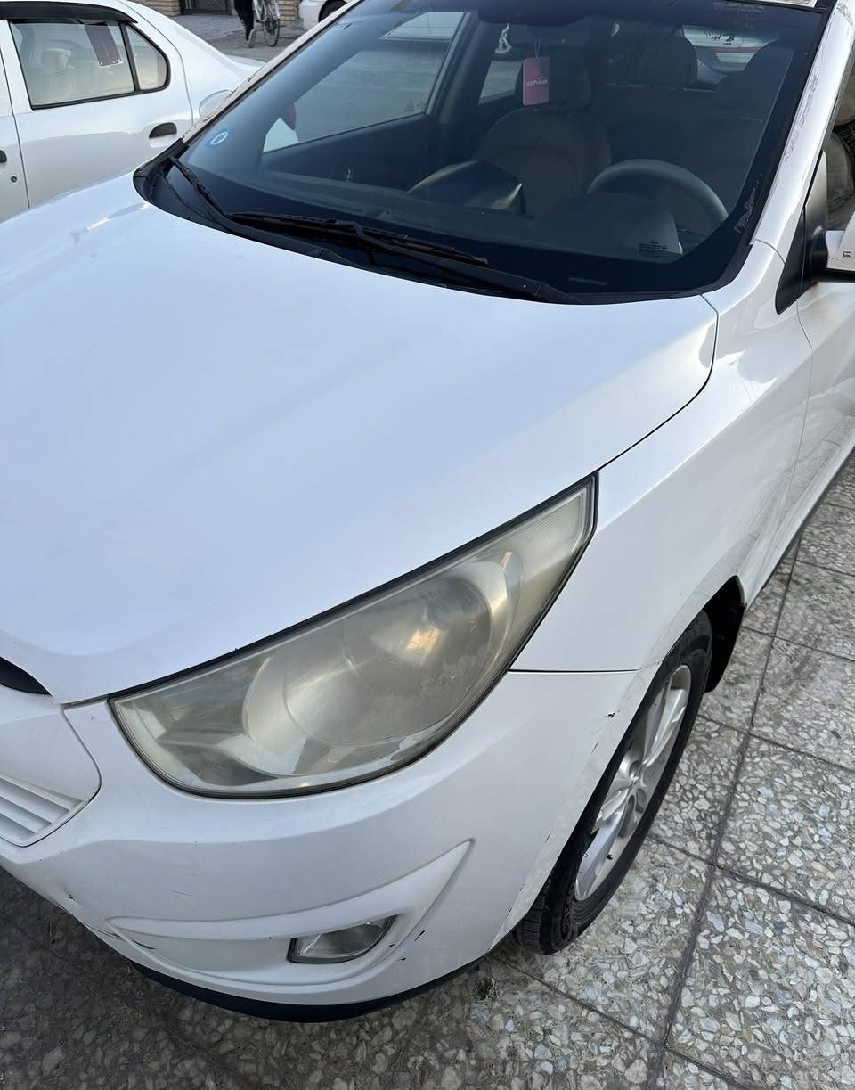 السلام عليكم
توسان خليجي للبيع مديل 2013  رقم بغداد جديد سنوية 35 باسمي تحويل ثاني يوم 
بيها نص باب بصف السائق والجاملغ الايمن بارد بدون صبغ وبعض الملاحظات صدر جديد  ماشية ١٨٠ الف 
السعر 133 وبيهة مجال 
مكان السيارة بغداد 
***********
