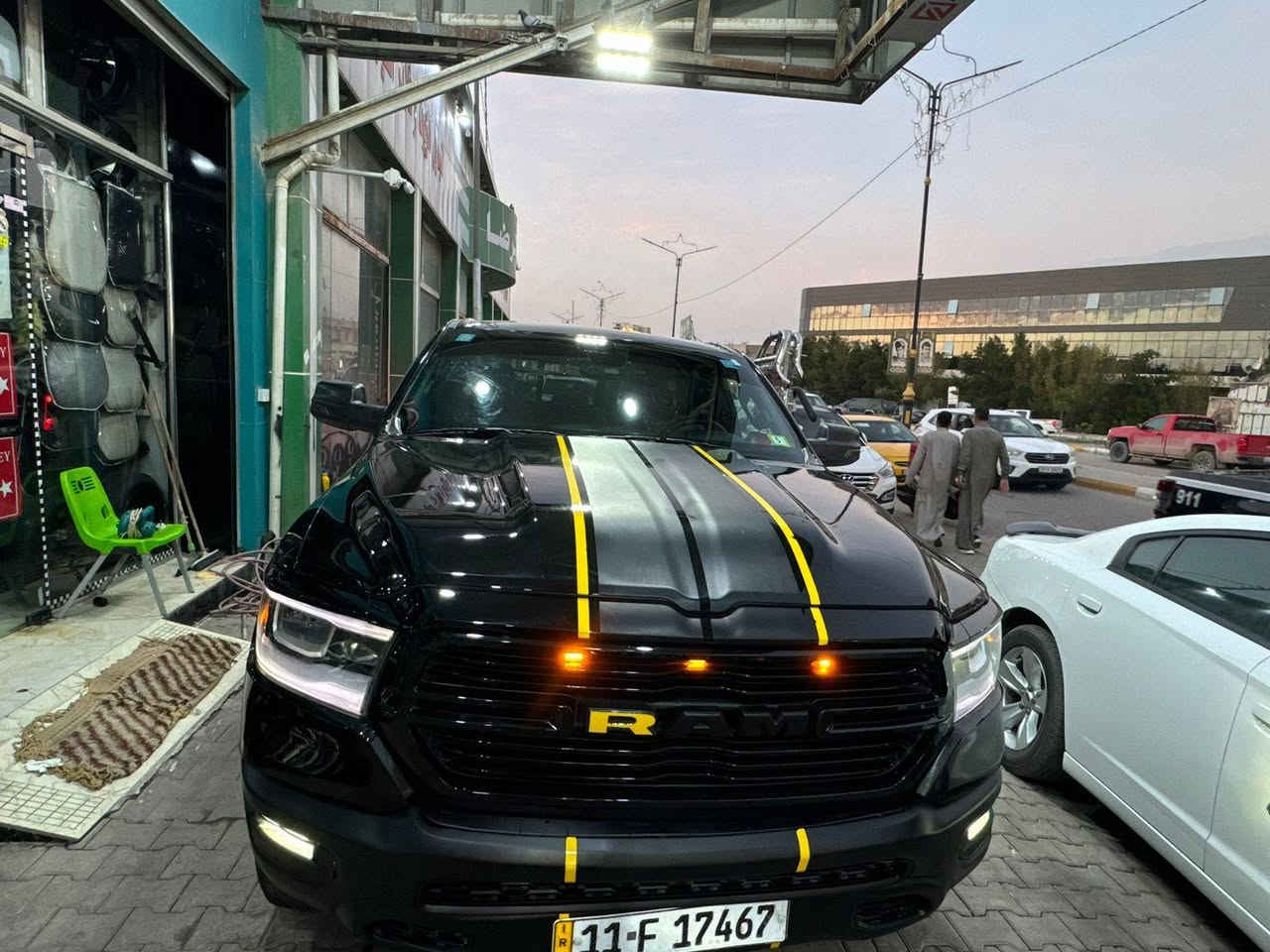 سلام عليكم
للبيع او المراوس بسعر اقل مع فرق 
او اذا يبقه شي بسيط ماكو اشكال 
دوج رام بك هورن 
موديل 2022
مكينه 6سلندرتيربو بدون صرفيات
باب قصير بدي طويل 
موصفاته عاديه اعتماديه 
شاشه كبيره بلي كار 
كشنات كهرباء +تدفئه كشنات
تبريد قطعتين
دوسات البانزين والبريك كهرباء 
جامه خلفيه كهرباء 
نظام اقتصادي أطفاى 
ذاتي 
دفع رباعي او ثاني 
السياره عليى ادامه كامله 
وماكو اي نقص بيه 
مكان السياره السماوه الرميثه 
سعره 220 وبيه مجال بسيط 
 ***********  واتساب او اتصال 
سونار السيارة موجود والحادث 
واذا يبقه شي بسيط عادي او موده معينه
