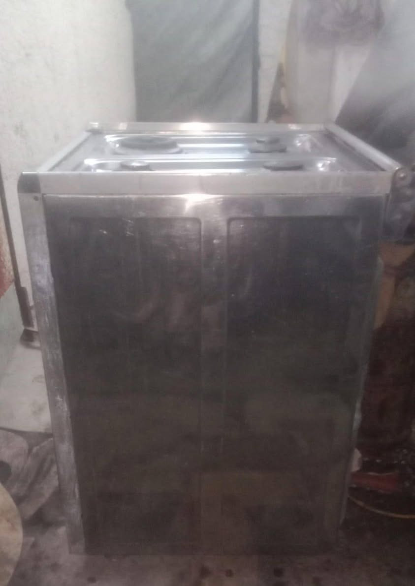 طباخ للبيع مستعمل شي قليل 75/***********
