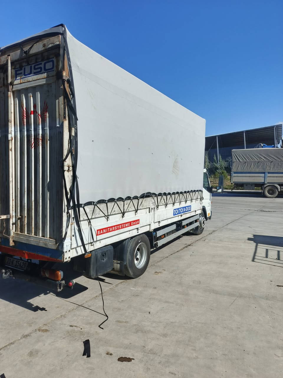 سلام عليكم اخوان كنتر اوربي وارد سويدي تخم تاير زوج باتري كوري  جديد طول البدي خمسه وربع السياره كفاله عامه لا صبغ لا طخه السنويه لل 2030 بسمي جادر جديد كير اوتو 7 نمر نضام ادبلو بس اني لاغي الدبلو محرك انجكتر سوبر السياره كفاله عامه مكان السياره صلاح الدين سامراء ***********
