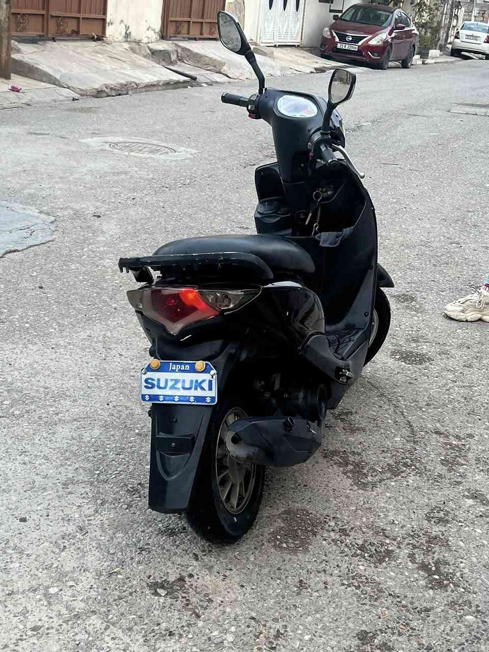 سلام عليكم
ماكس سويت عزو 

ياباني بوشه ٤٩ بلاد ما مفتوح برغي عل بلاد 

سلف هندر كامل شغال ريمونت تشغيل عن بعد 

كهربائيات بكلايت اشاير كامل شغال عداد سرعه بانزين كامل 

مأطور لا صرف ولا بخار كامل مكمل اي نقص ما بي 

سعر ٤٥٠ وبي مجال حك الجيه او مراوس حسب القناعه 

رقم ***********
