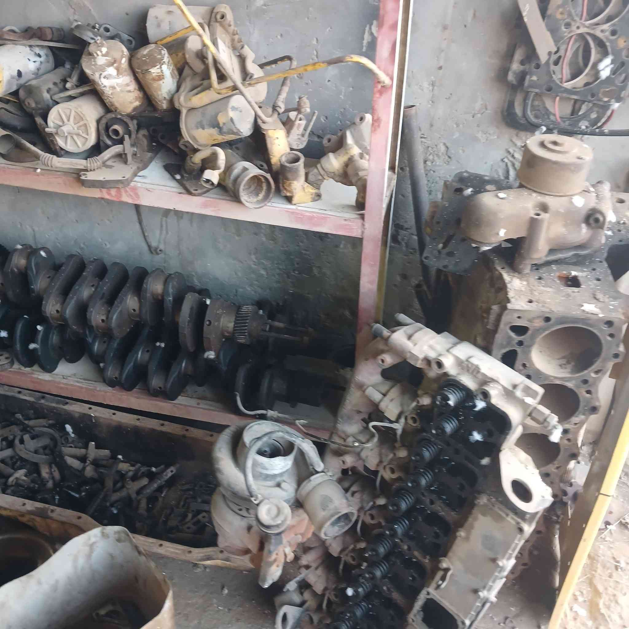 يوجد.لدينا.جميع.ماتحتاجه.الحاصدات
***********
***********.عماد.الزبيدي
