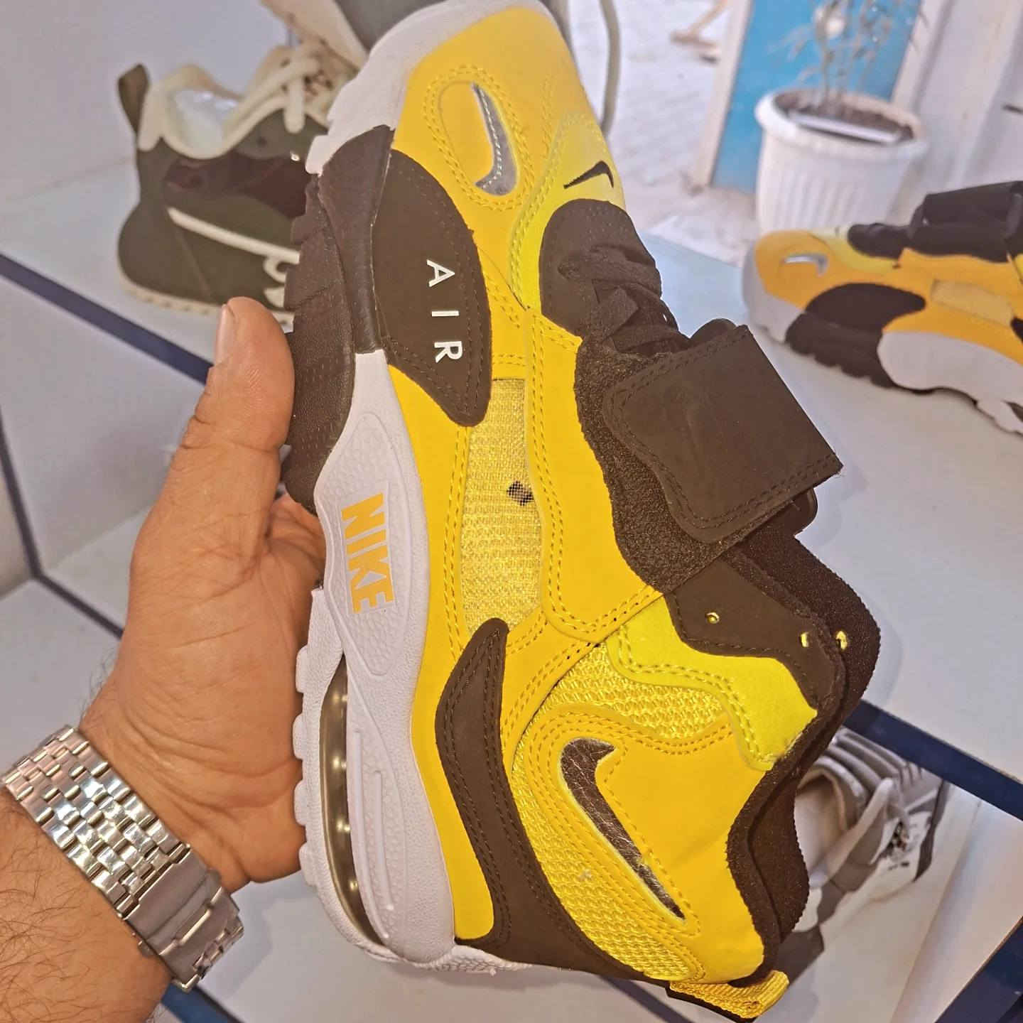 أفخم الماركات #الأوربية احذيه رجالي ونسائية 
#جنط كوزمتك عطور 
مجمع #لازوردي_البابلي #تـحـطـيـم ألاسـعـار #وكـشـخـتـكم علـيـنـا والـسـعر ابـلاش لبـلاش الأناقة


**إذا كنت صاحب هذا الإعلان وتريد حذفه لأي سبب، رجاءا أرسل رسالة إلى الدعم الفني**