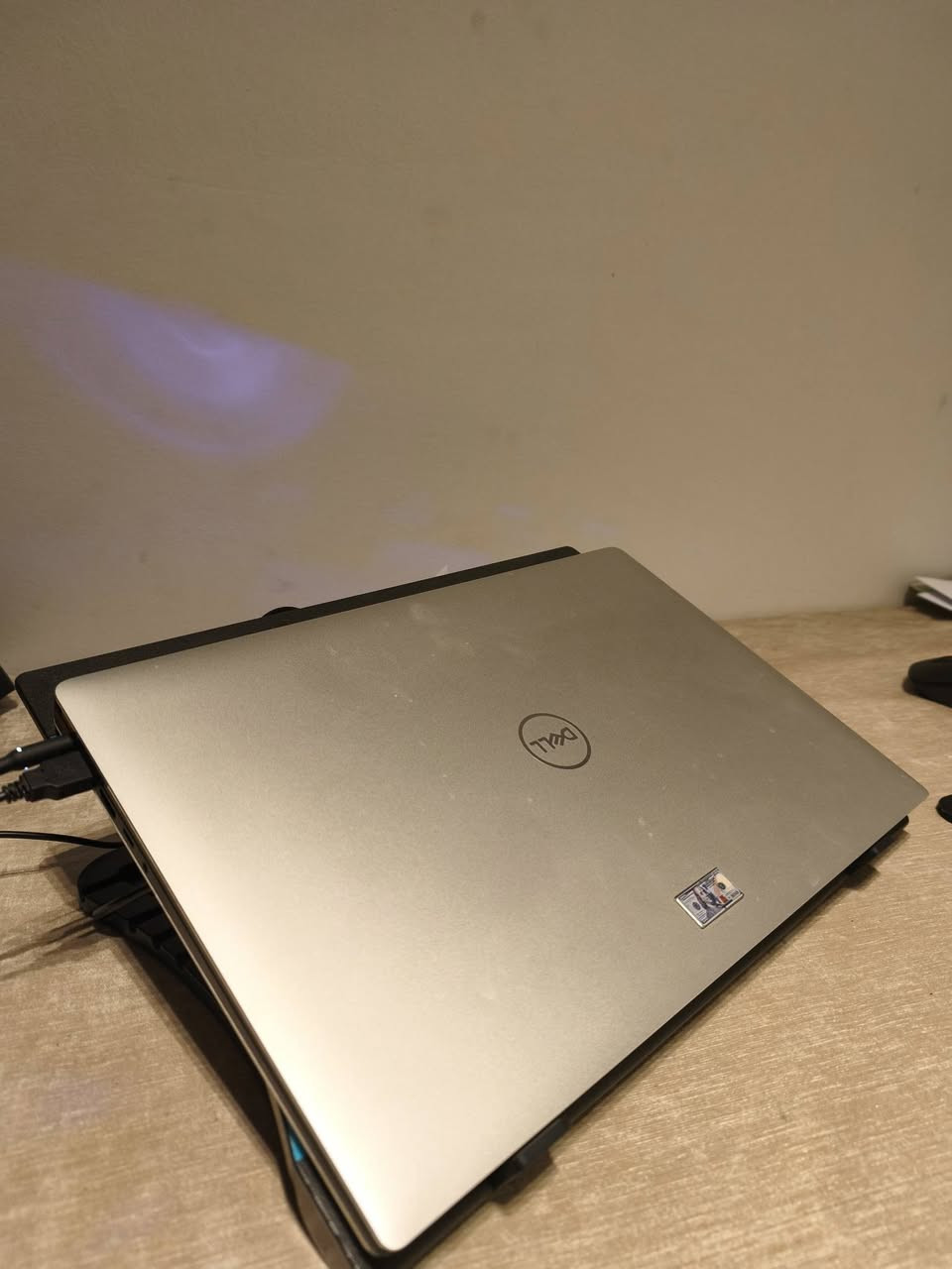 لابتوب للبيع او للمراوس 
ديل برزيشن 5540 لون سلفر بكاربون فايبر سوبر سلم نظيف جدا كما في الصور 

معالج انتل كور اي 7 جيل تاسع فئه المعالج H
 (3.4) GHz بتردد
سعة تخزين 512 SSD 
رام 32 سرعته : 2667 MT/s
كارت شاشه داخلي مدمج بسعة 4G 
يدعم بصمه وجه وبصمه اصبع شغالات 
شاشه حجم 15.6 LSD
كيبورد ضوئي عربي انكليزي 
ويندوز 11 برو مفعل على المذر بورد مدى الحياه مع برامج الاوفس وورد وبوربوينت واكسل

للتواصل ***********
تليكرام و واتساب
