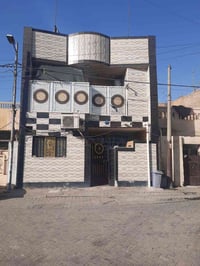 دار للبيع المساحة (77) متر مربع  الواجهة (7) والنزال (11) يطل على ساحة...