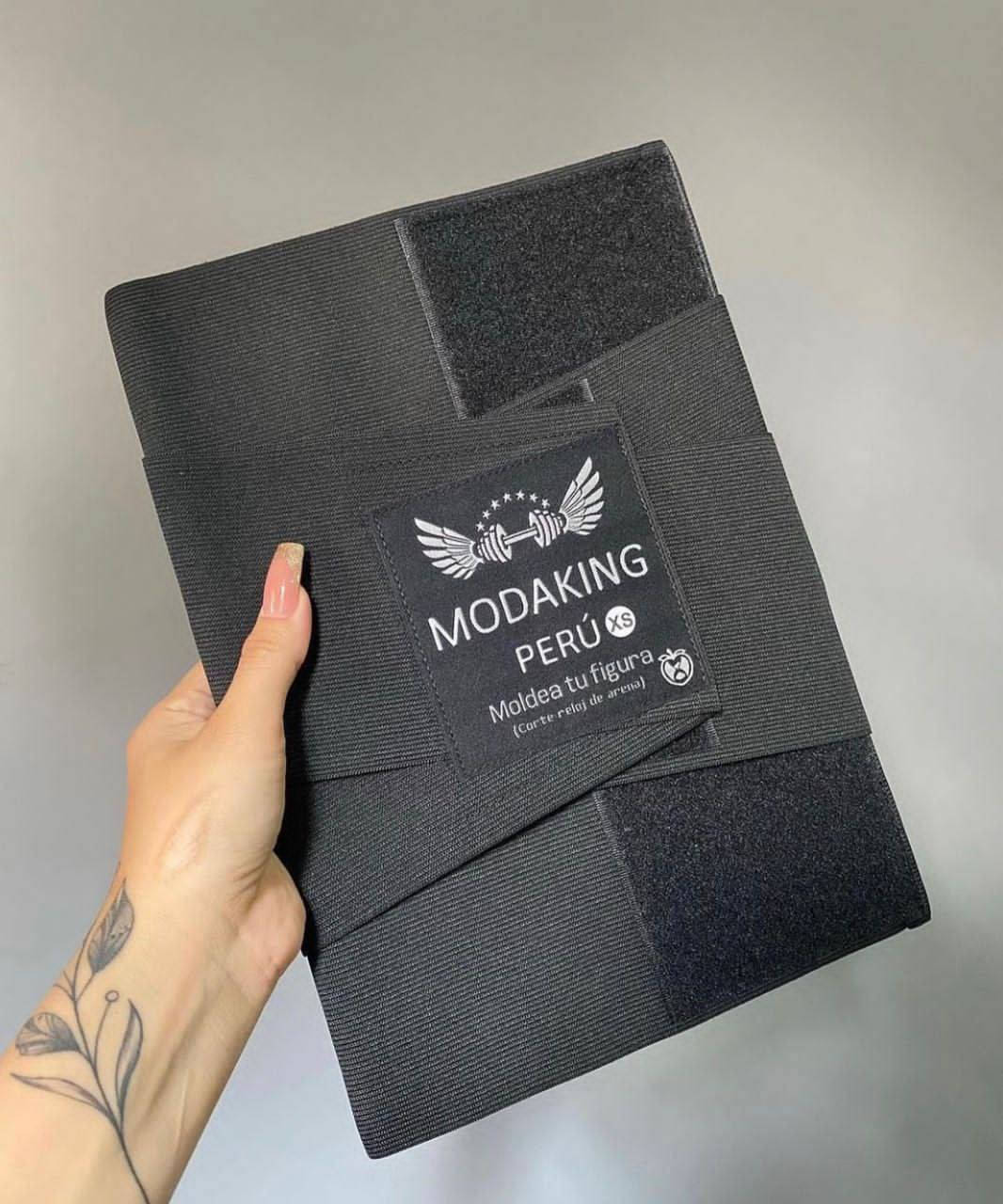 ✅MODAKING مشد
جبنالكم افضل مشد لنحت البطن وشد الجوانب وابراز الخصر 💯💯
مشد البطن والخصر والمعده المميز
يستعمل لنحت البطن والخصر
مصنوع من خامات عالية الجوده 
يستعمل للنساء خصوصا بعد الولادة
و بعد عمليات الشفط والنحت 
• مميِّزات حزام البطن :
- يعمل مشد البطن على تحسين هيئة وشكل الجسم.
- يساعد مشد البطن، على تعزيز وضعية الجسم، من خلال الجلوس والوقوف بشكل صحيح ومستقيم.
- يعمل مشد البطن على جعل الجسم مرسوماً ورشيقاً.
- تساعد مشدات البطن على شد أعضاء الجسم مثل البطن، 
ـ يساعد على استعادة مظهر البطن المسطح وتقليل دهون البطن.
ـ يشجع عضلات البطن للعودة لطبيعتها.
ـ لا يظهر تحت الملابس.
ـ يدعم الجزء السفلي من ظهرك.
ـ يساعد على الجلوس الصحي 
ـ يمنع ترهلات الجلد في البطن
خامة ممتازة نوعية اصلية💯
🪽فري سايز🪽 🏋️🏋️🏋️🏋️
#الاصلي المنشأ اليابان🇯🇵💯
القياسات : S.M.L.XL.XXL.XXXL.XXXXL.
السعر مع توصيل 23 الف
🚘 يوجد خدمة توصيل لجميع محافظات العراق   🚘


**إذا كنت صاحب هذا الإعلان وتريد حذفه لأي سبب، رجاءا أرسل رسالة إلى الدعم الفني**