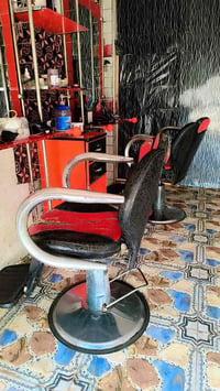 غراض حلاقه كامله للبيع اتصال او مراسله رقم 078019901636