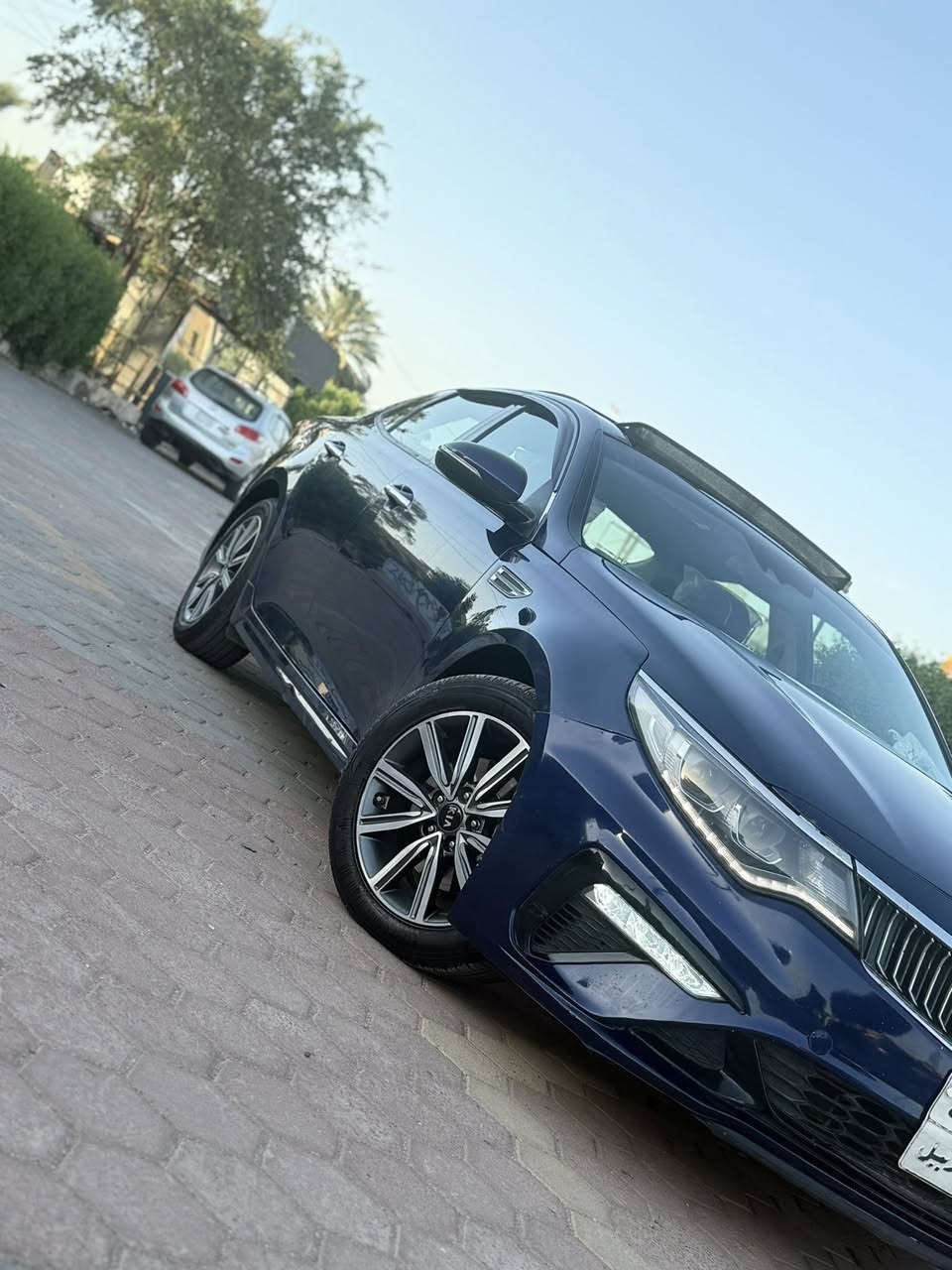 السلام عليكم اوبتما للبيع موديل 2019 مواصفات فول عده البصمة LX  رقم اربيل بأسم شركة تريد وكالة تريد تحويل بليعجبك حاظر بيه بنيد مبدل بواحد نفس الون ومصبوغ كلير والجاملغ جهة الصدر شبر صبغ بي فقط بدون ايرباك وصور لحادث بل منشور عده الحادث كفاله عامة لسيارة لغد بدنه براكيت كله مكفول شرط  ماشيه 88 mi ارضيات وكتلوكات لشركة  باتري جديد عليه ادامه دهون وفلاتر لشركة بانزين كله محسن سيارة مال بيت جديدة جداً المواصفات فول عده البصمة القمارة بانوراما ويل 17 
شاشة جبيرة تدعم جميع الخرائط ابل كار بلي اندرويد لايت اوتو + عالي ناصي زنون + لدات امامية كامرة دوارة رادار امامي خلفي جانبي مانع انزلاق نقطه عمياء فول تحكم ستيرن قيادة بلستيرن تثبيت سرعة قيادة ذاتيه كشن السائق كهرباء + كشنات جلد  + وسادة هوائية في كشن السائق تبريد لمس بيانو منفصل + حساس تخفيض صوت هواء التبريد عند الاتصال  محرك 2400 GDi تبريد صدر كير مكفولة كفالة عامة كله بوضع الشركة شرط بيه عده كامله سبير جك فلينة جدد مشامات الهوه صور الحادث بل منشور + رقم الشاصي  المكان بغداد بغداد الجديدة السعر 140 وبيه مجال بسيط جداً حك الجيه فقط بدون اقساط بدون مراوس الشراي يتصل *********** بي واتس اب والميشتري يدعيلنه بل رزق وترايك وين متحب وتفحص وين ميعجبك تفحص افحص اكرر السعر 140
