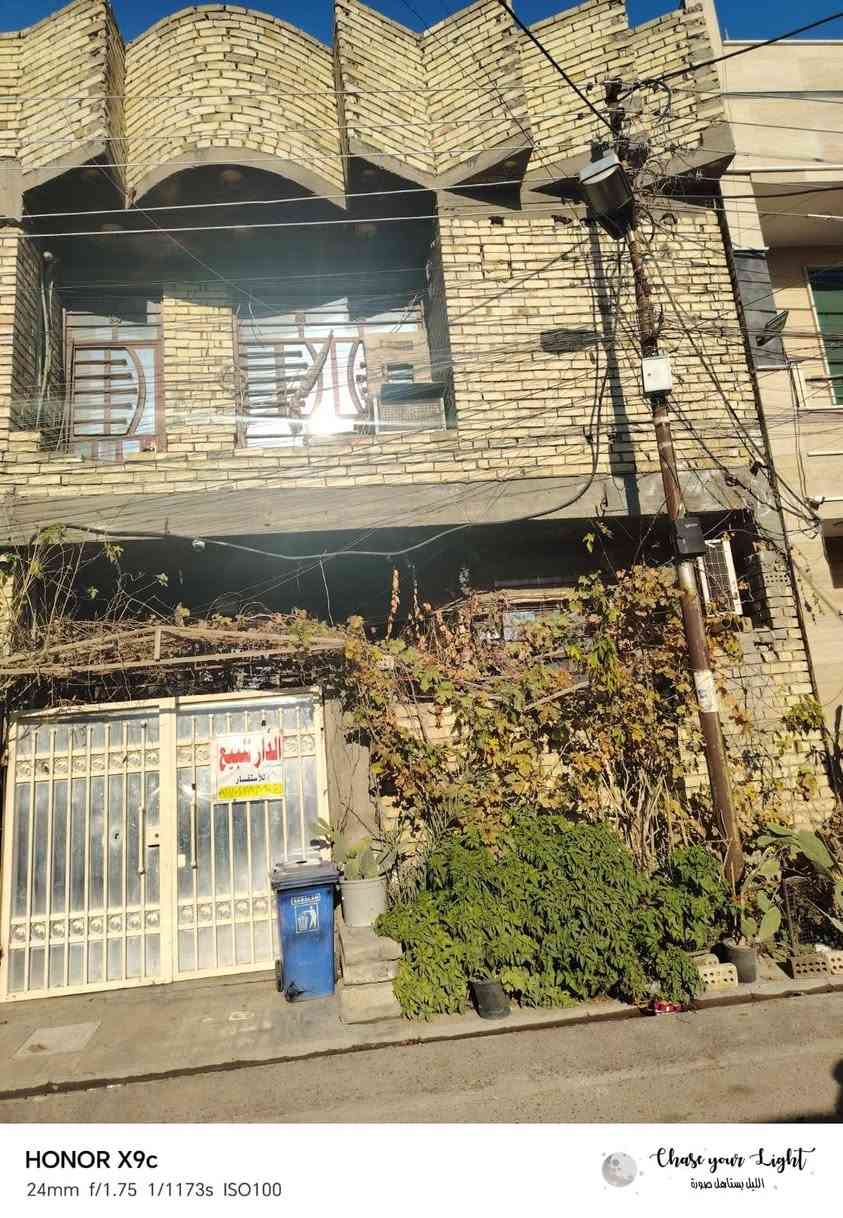 السلام عليكم
دار للبيع المساحة 100 متر زراعي ملك صرف
العنوان حي البساتين شارع مقابيل محكمه الشعب
مقابيل مدرسة اساور
تفاصيل الدار
الواجهة 7 
  الطابق الأول 
مدخلين صالة + مطبخ
حولي غرفة نوم وخدمات
الطابق الثاني
غرفتين سويت + حولي
بيتونه + سطح عدد ٢ الاستفسار
***********
